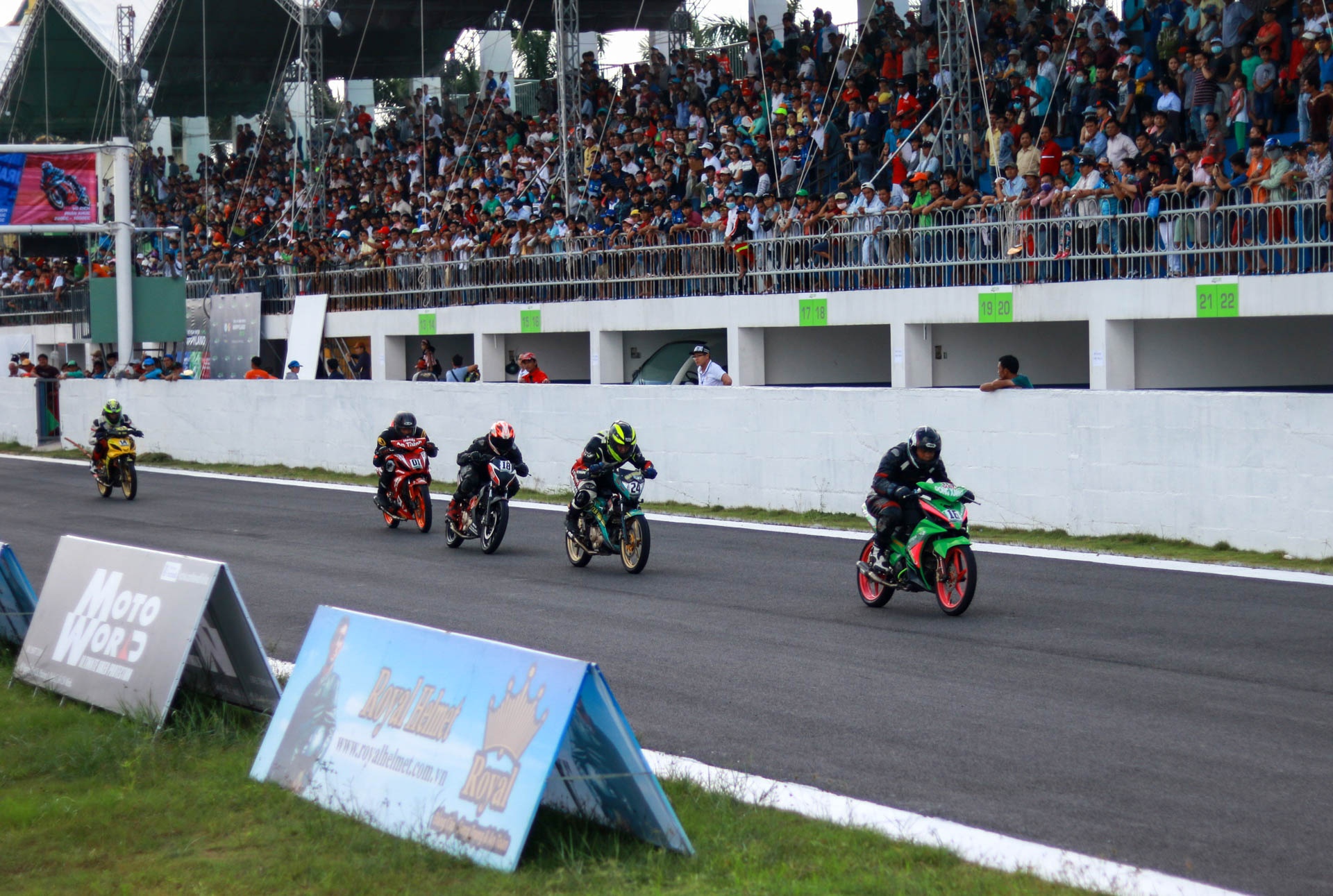 dua Winner Happy Land anh 4