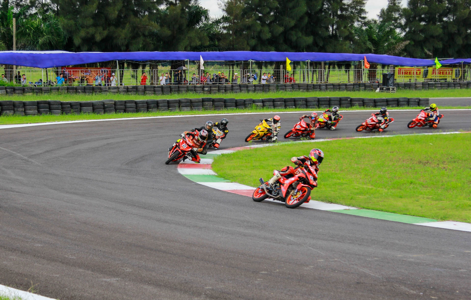 dua Winner Happy Land anh 5