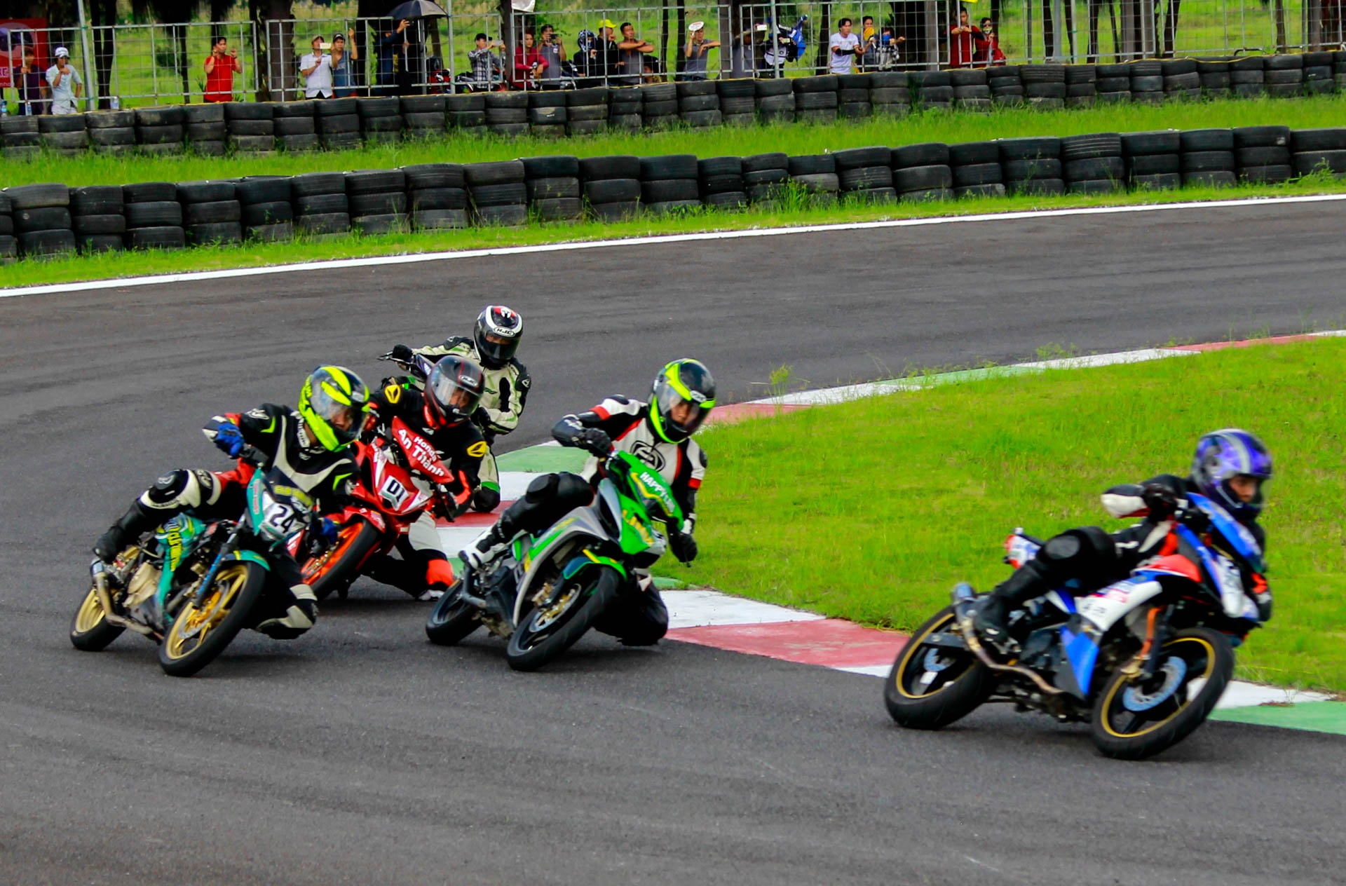 dua Winner Happy Land anh 7