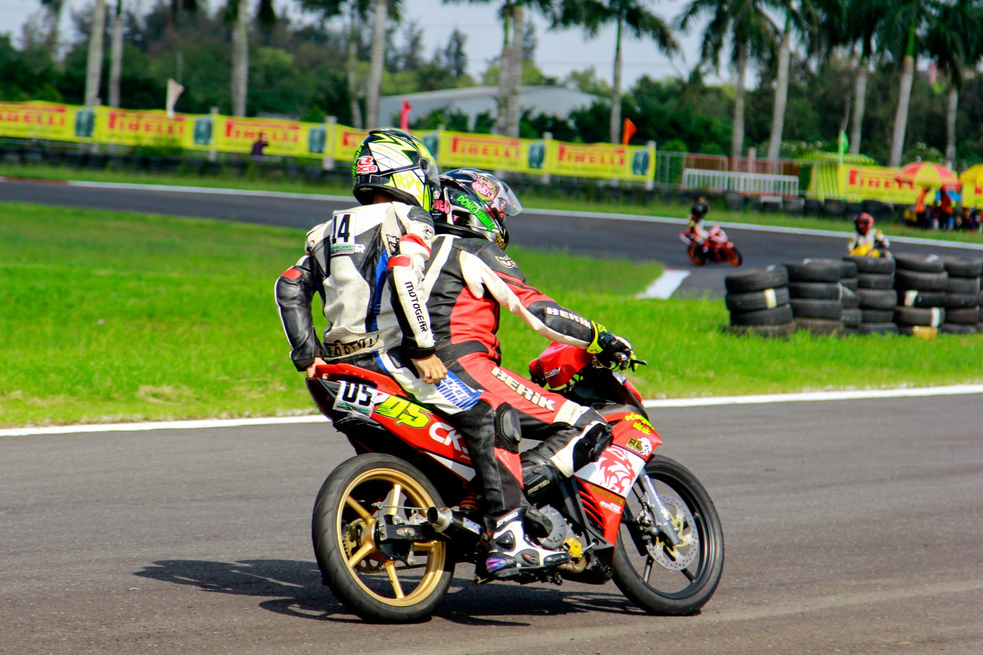 dua Winner Happy Land anh 10