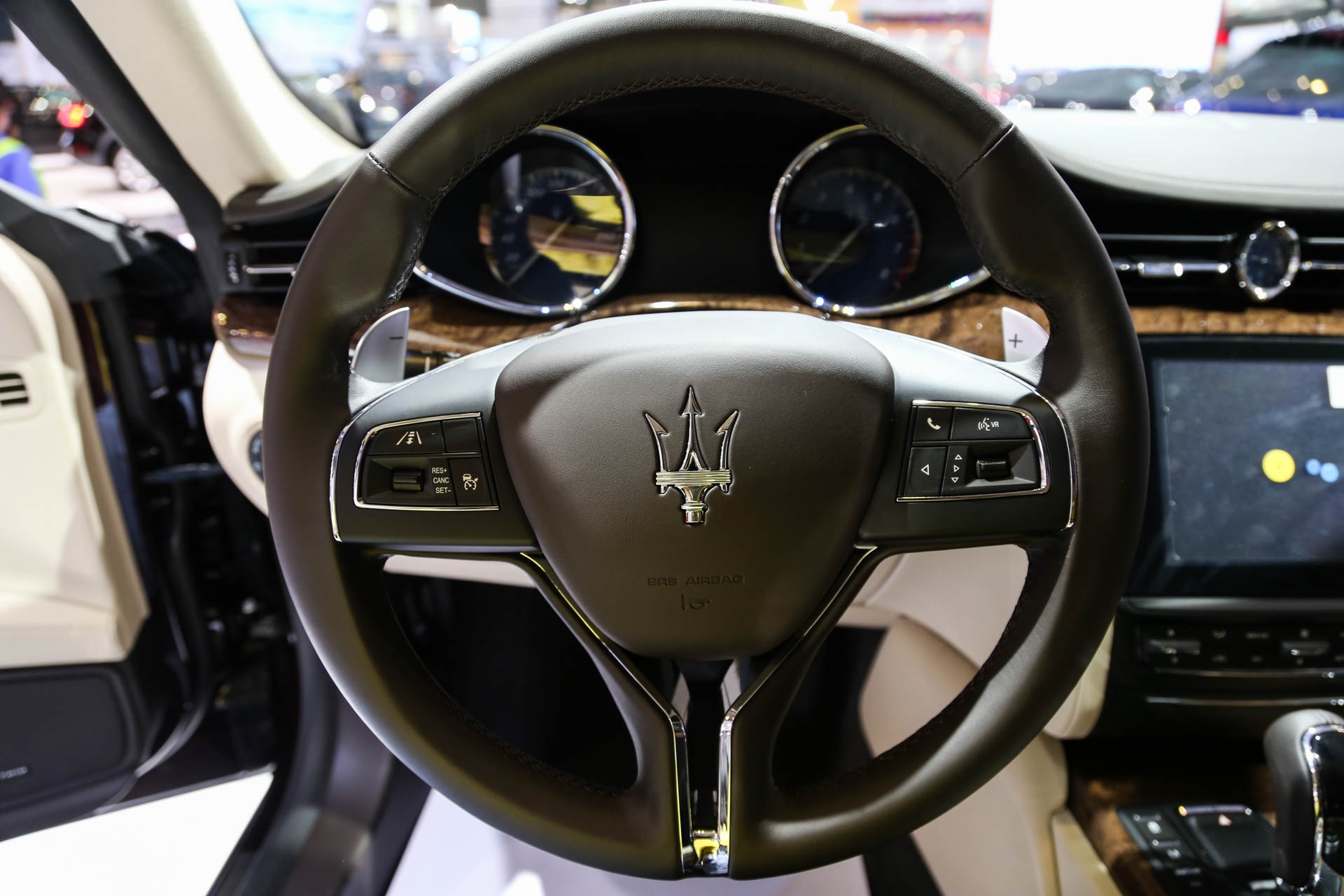 Gia xe Maserati Quattroporte 2017 o Viet Nam anh 7