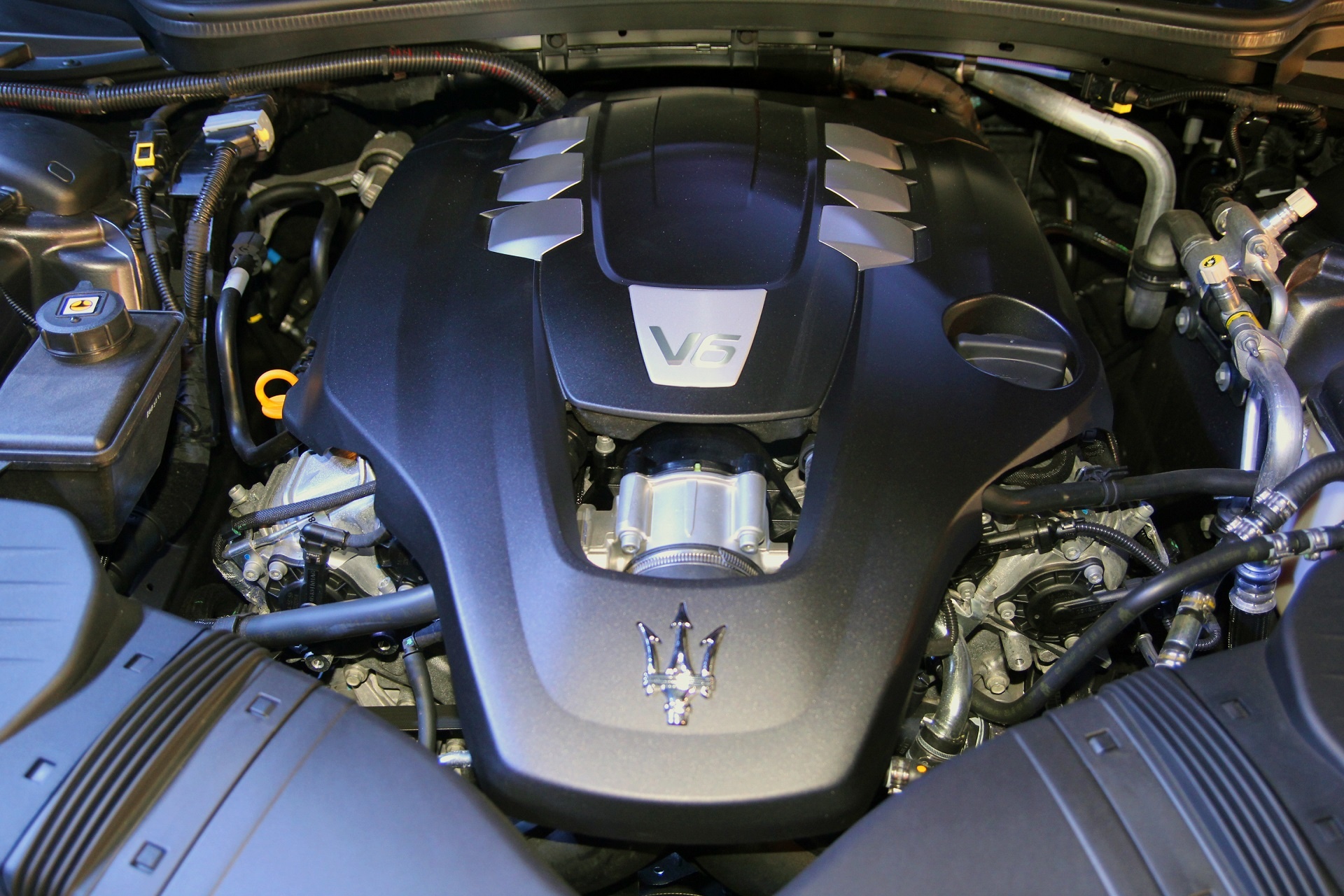 Gia xe Maserati Quattroporte 2017 o Viet Nam anh 10