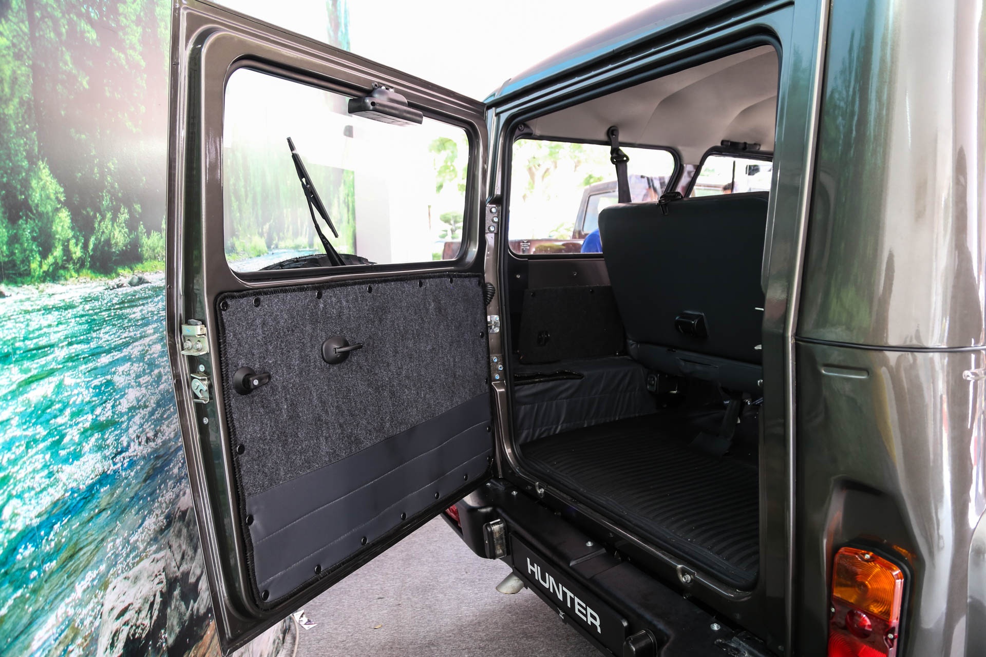 gia UAZ tai Viet Nam anh 11