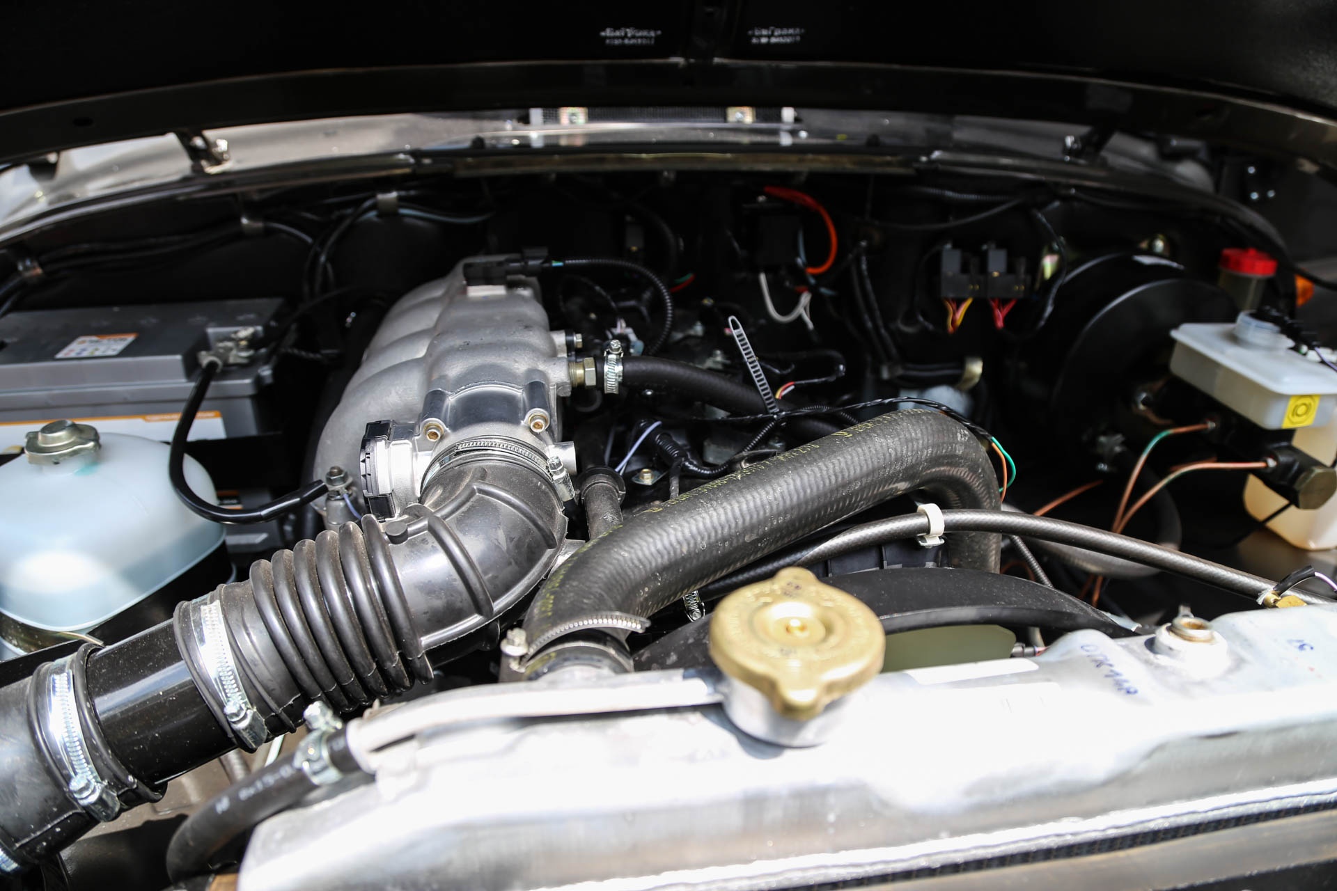 gia UAZ tai Viet Nam anh 12