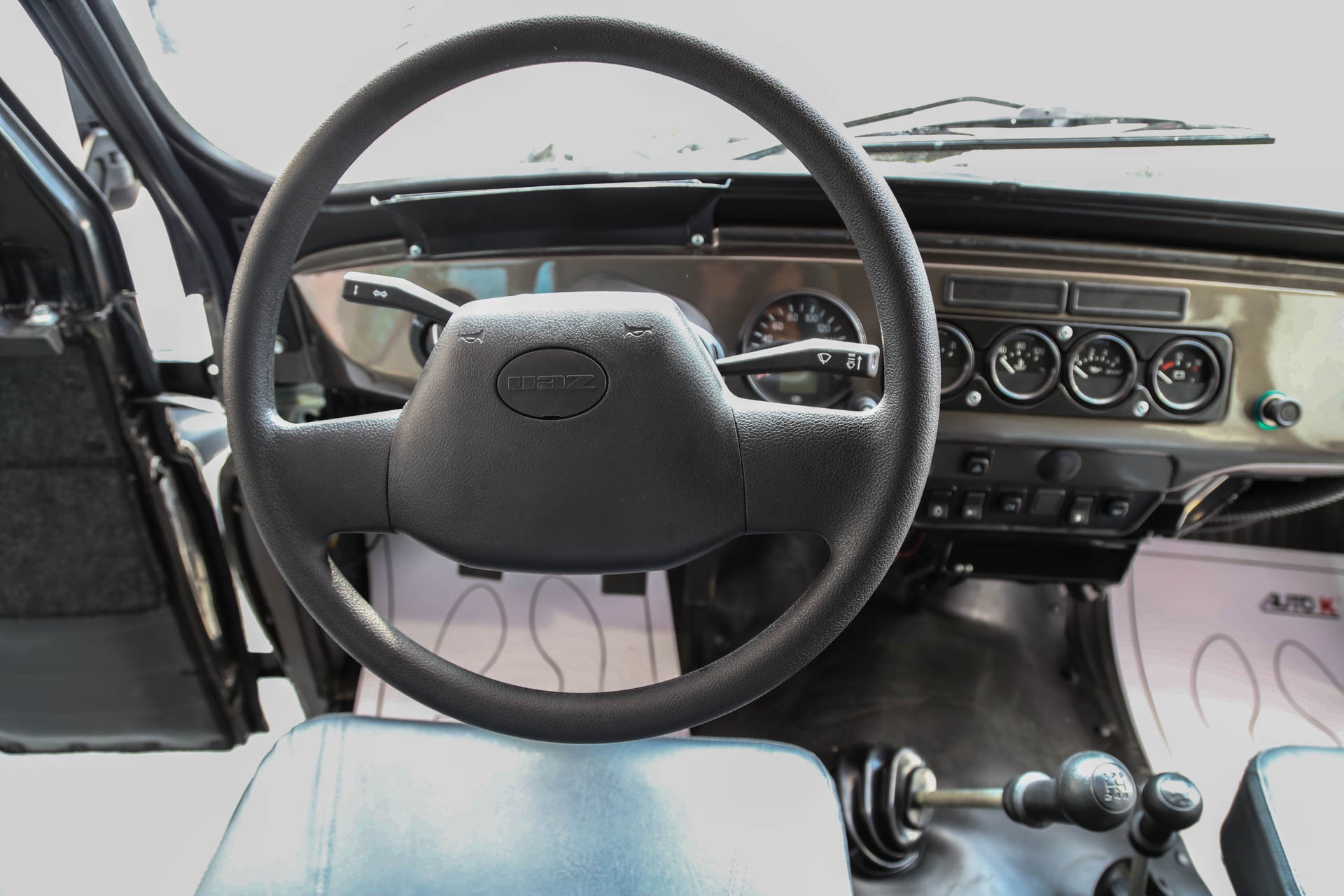 gia UAZ tai Viet Nam anh 6