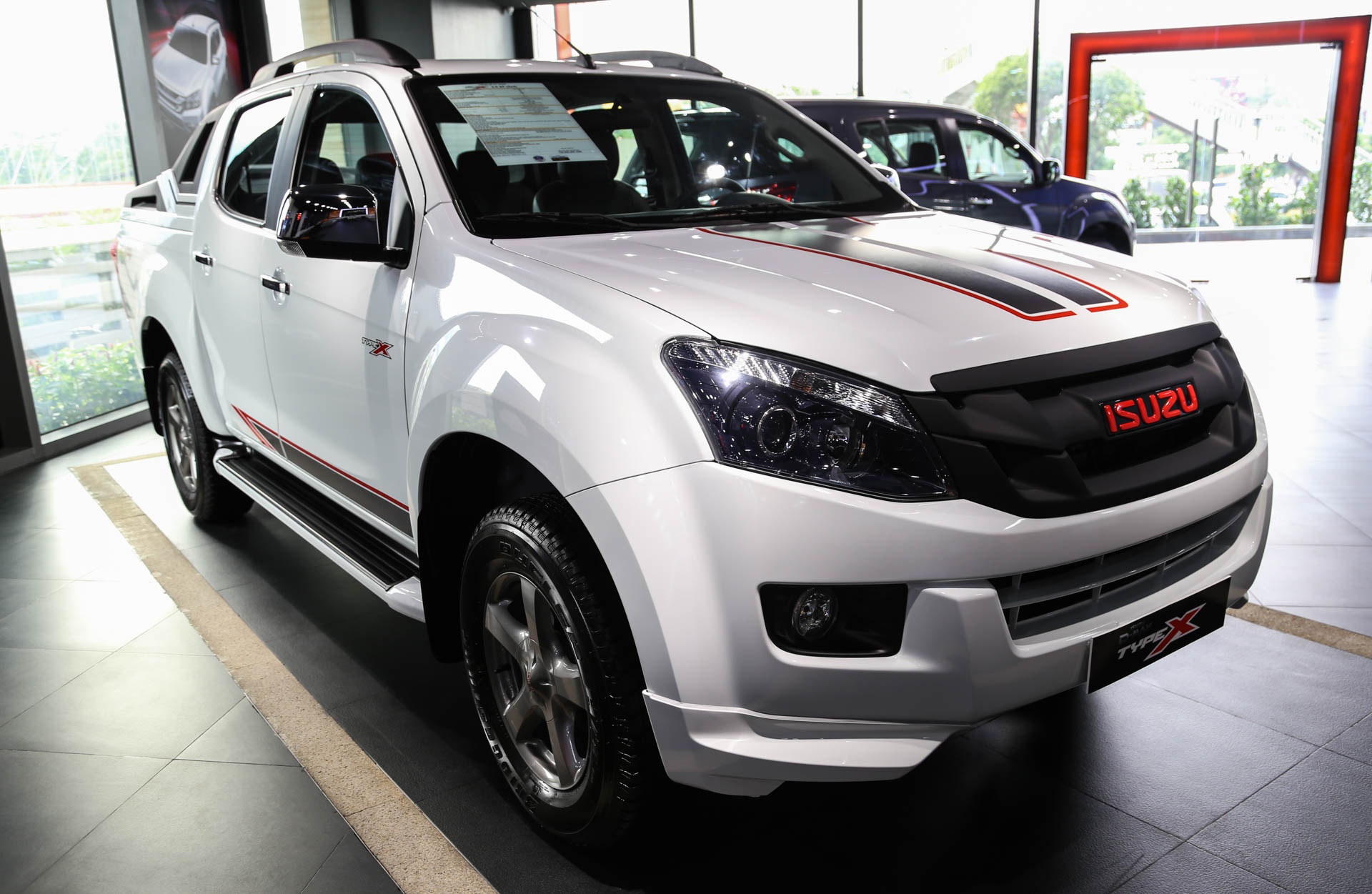 Chi tiet ban tai Isuzu D-max Type X gia tu 720 trieu tai VN hinh anh