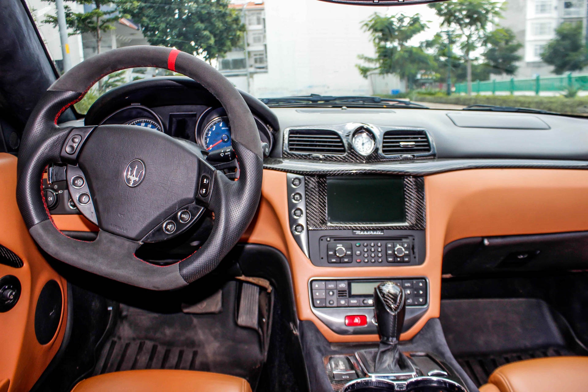 Maserati GranTurismo anh 10