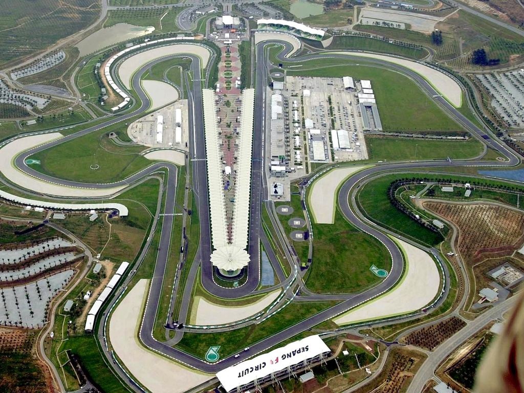 Xem dua MotoGP tai truong dua Sepang hinh anh