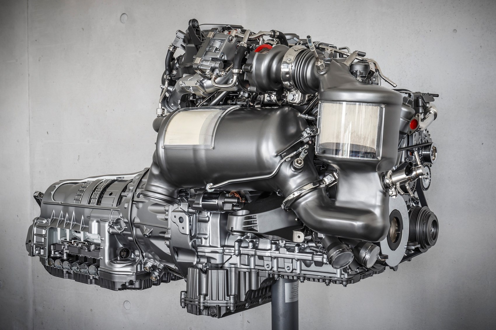 Loat dong co doi moi tiet kiem nhien lieu tren Mercedes hinh anh