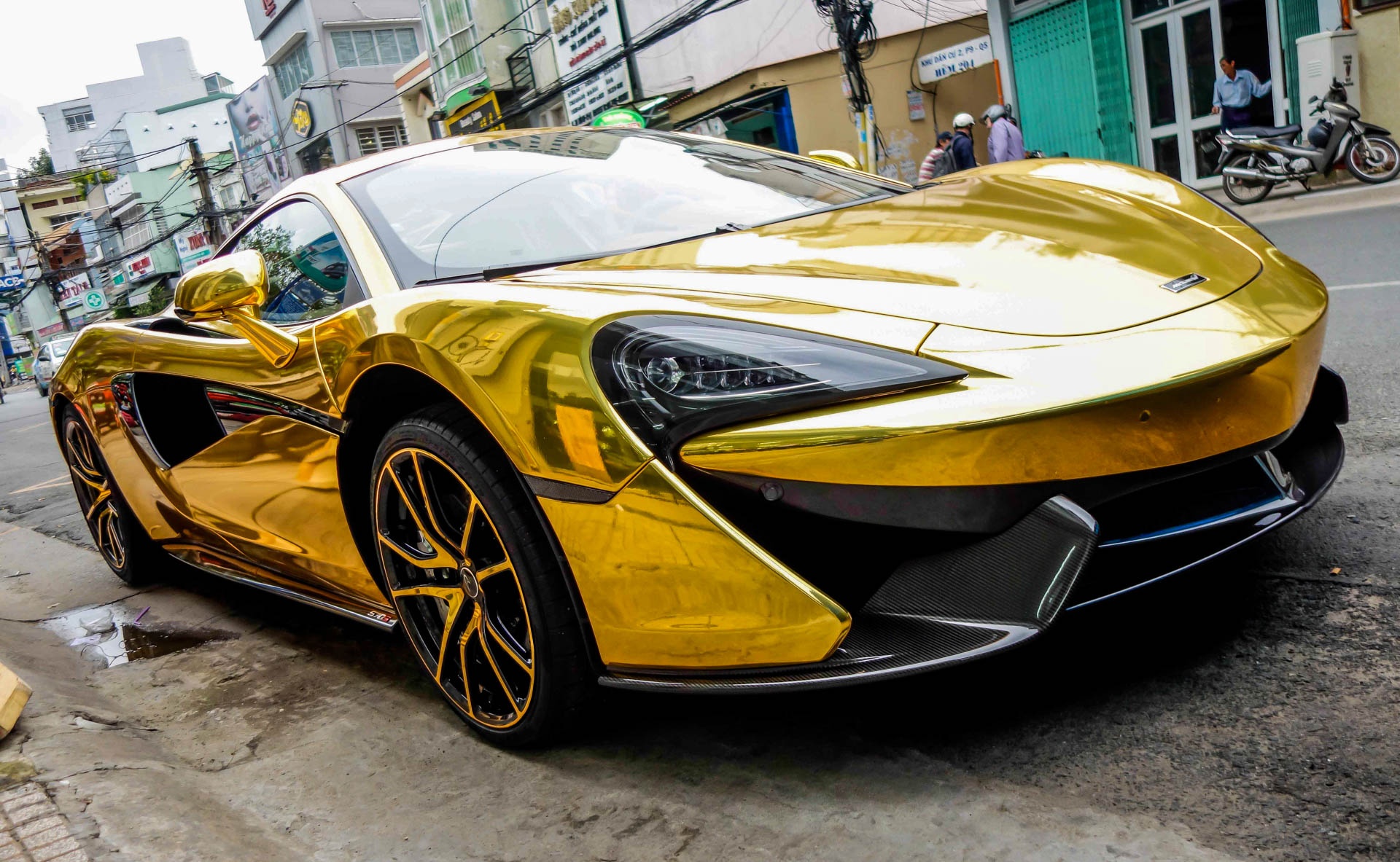 McLaren 570S ma vang cua Cuong Do La anh 1