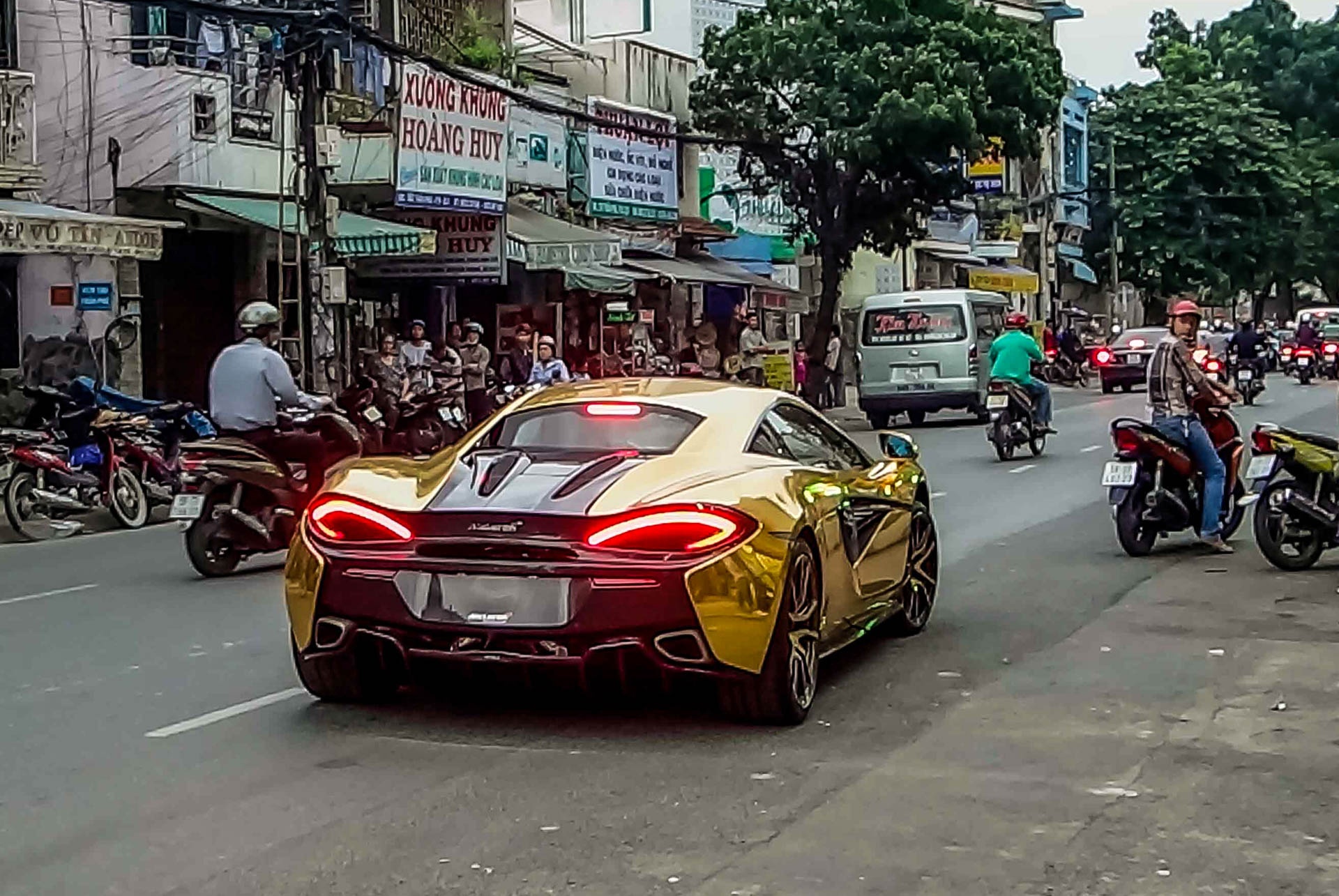McLaren 570S ma vang cua Cuong Do La anh 8