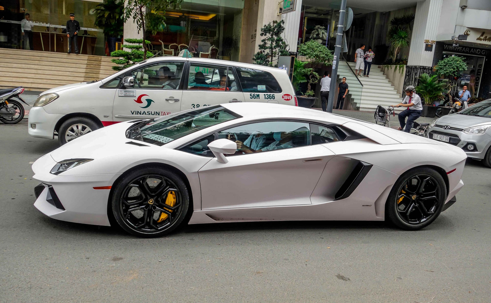 Lamborghini Aventador dau tien Viet Nam anh 2