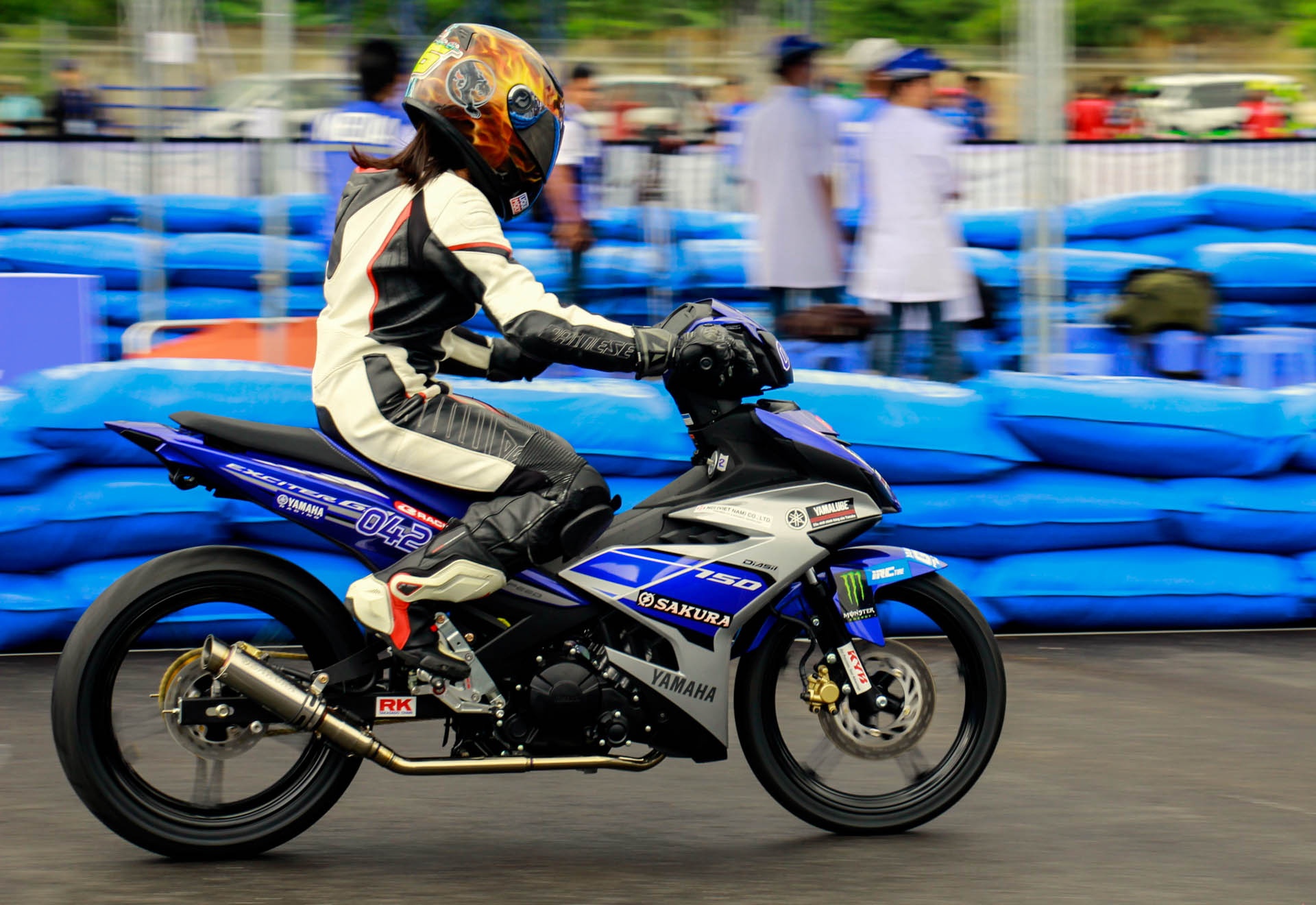 Yamaha lan dau to chuc dua xe Exciter 150 hinh anh