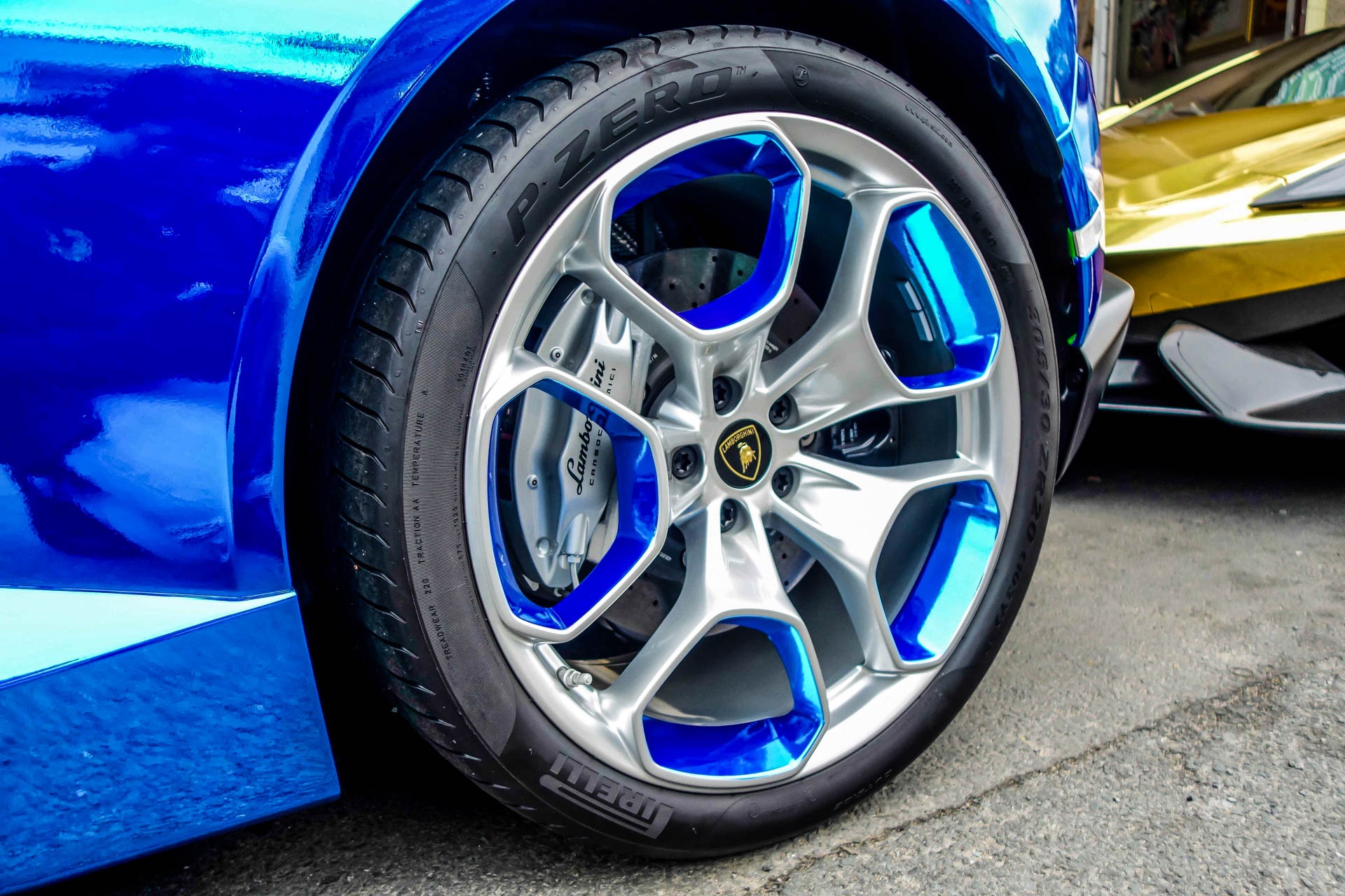 Lamborghini Huracan di tham ruong anh 9