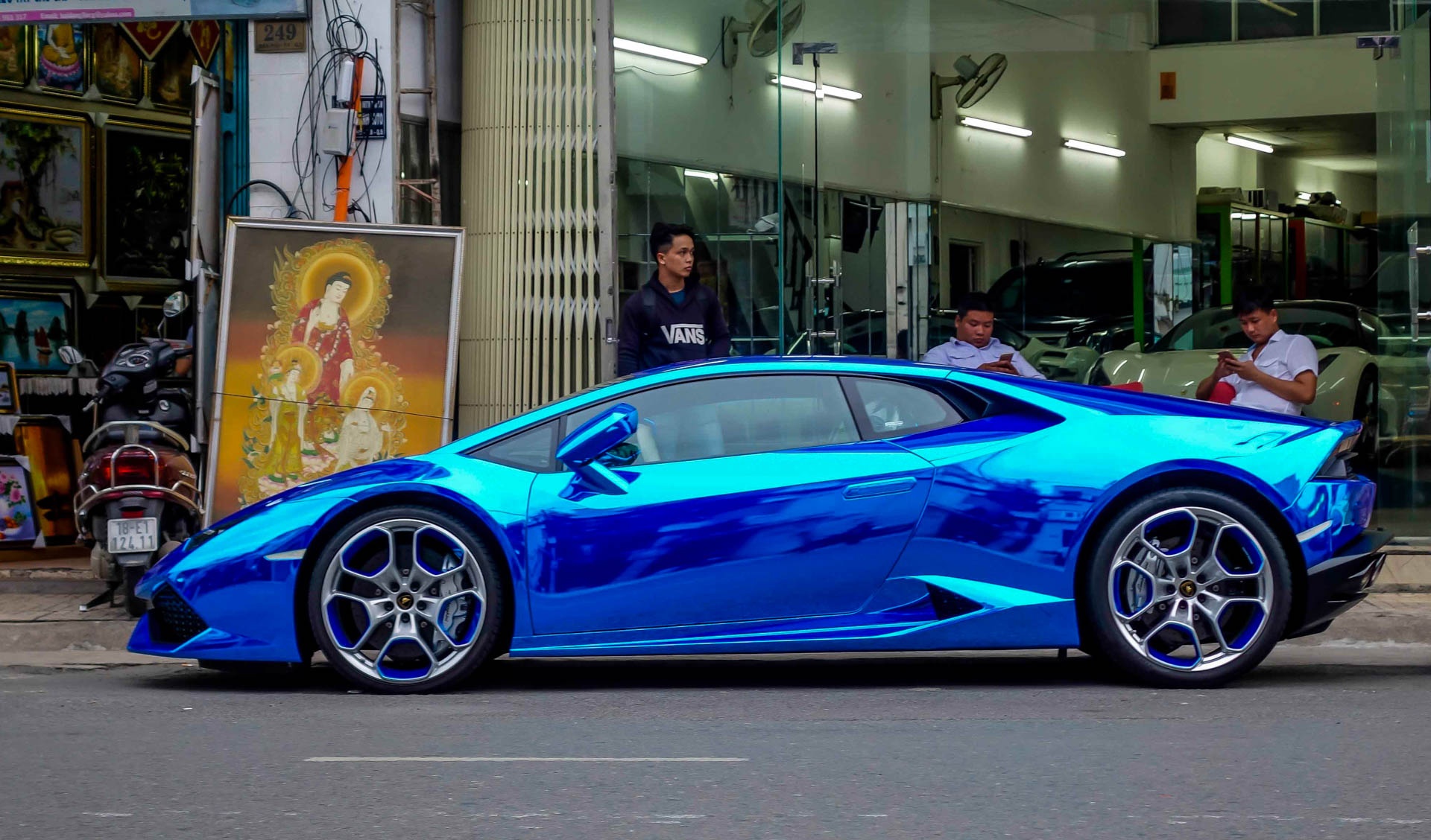 Lamborghini Huracan di tham ruong anh 10