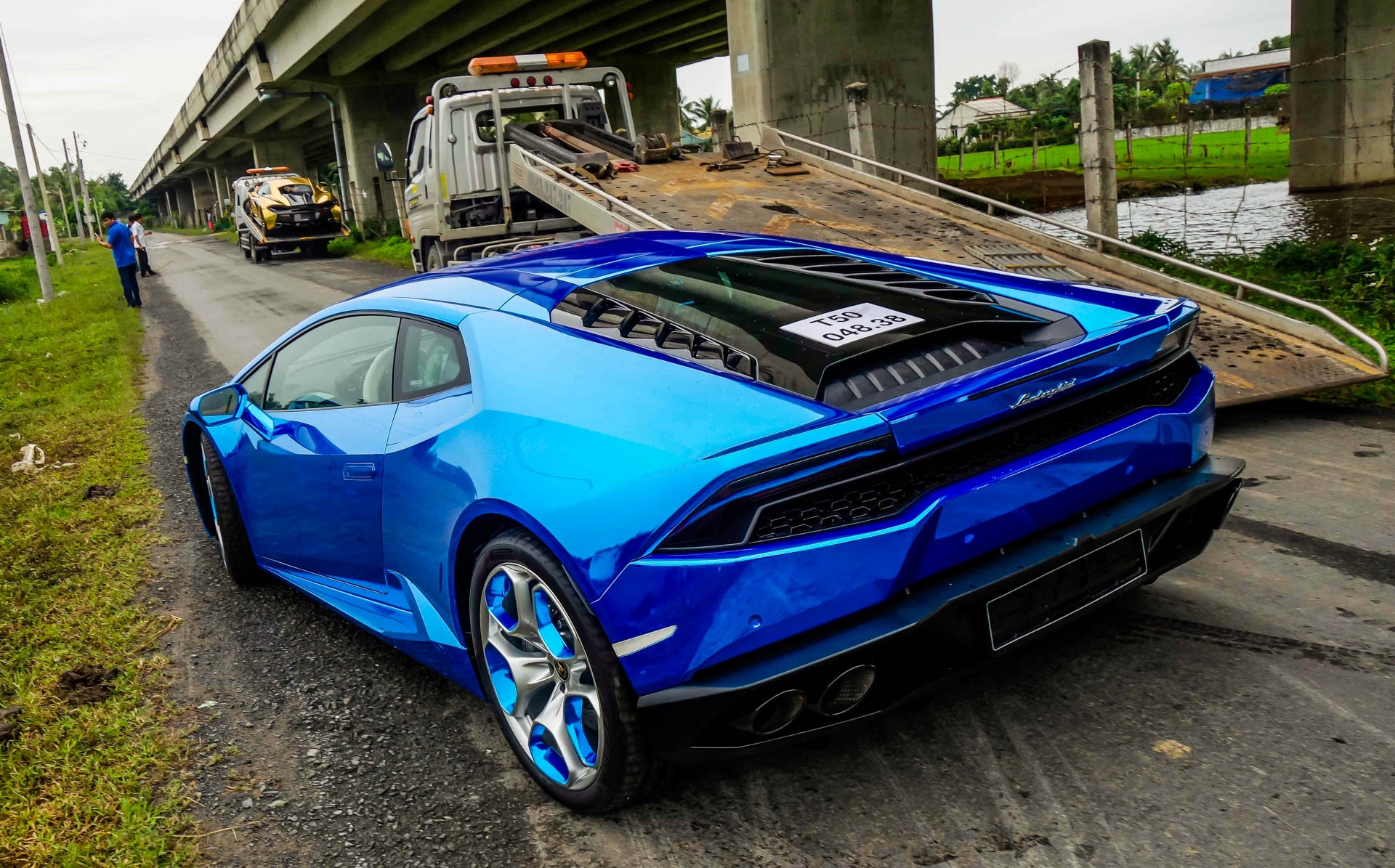 Lamborghini Huracan di tham ruong anh 4