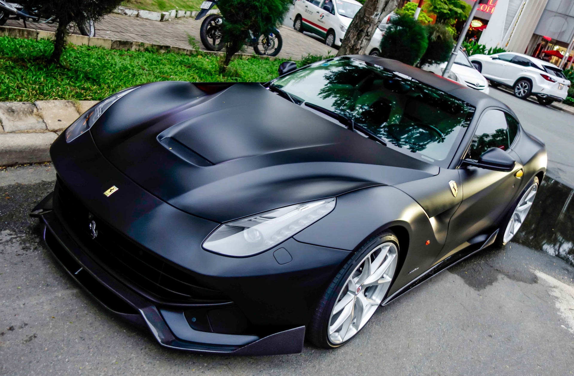 Ferrari F12 cua Cuong Do La anh 2