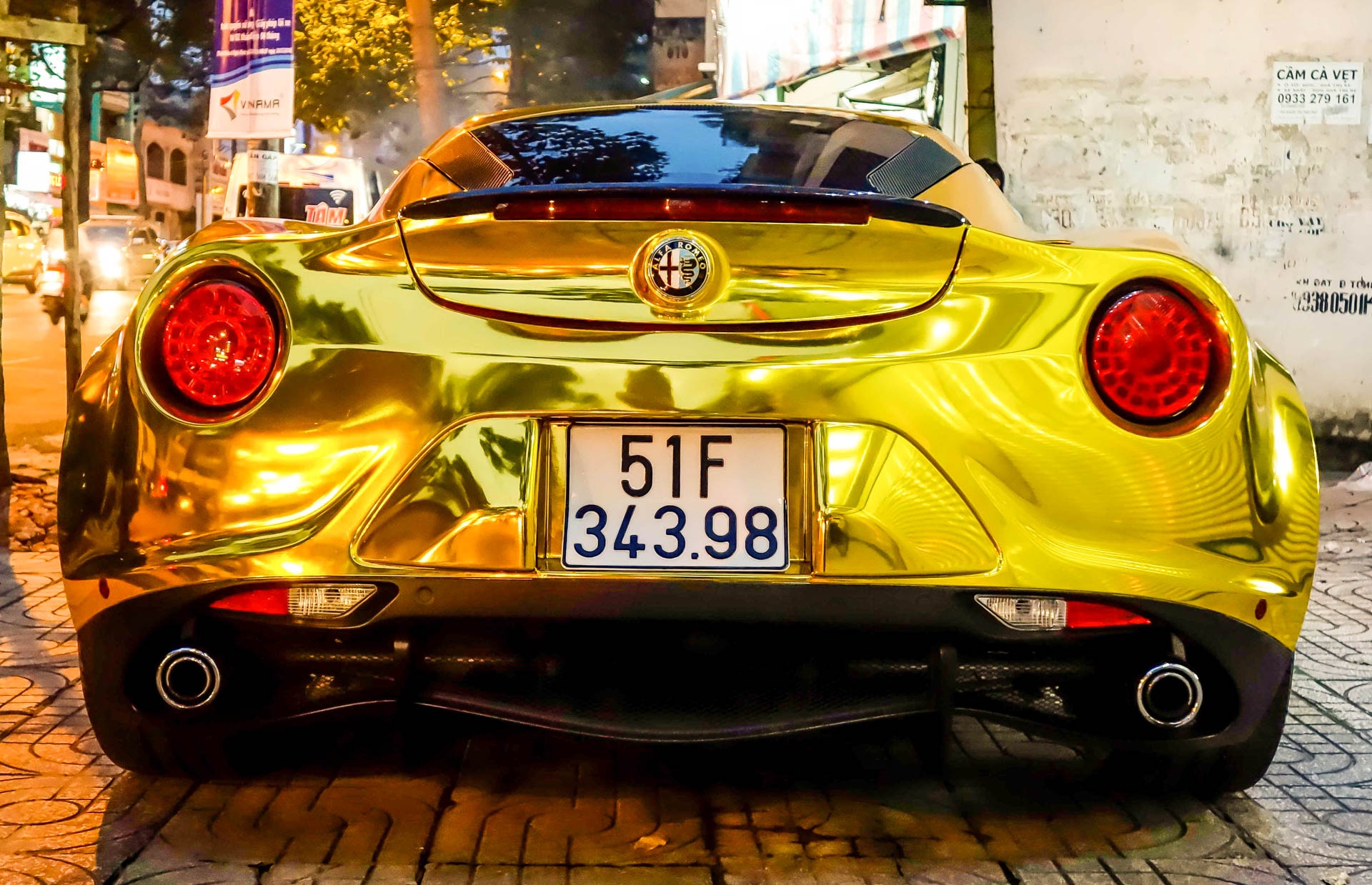 Alfa Romeo 4C Launch Editiondan decal vang anh 3