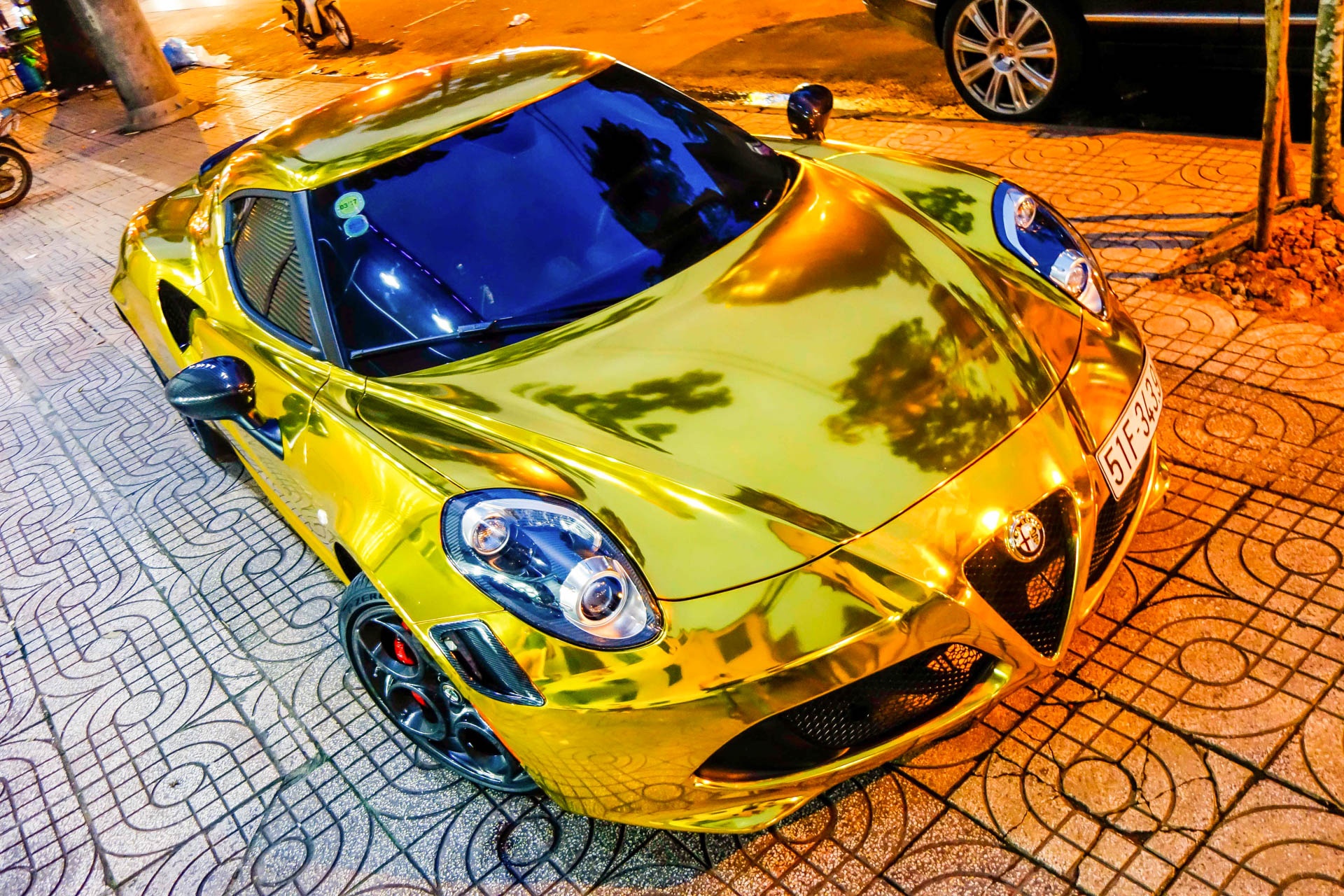 Alfa Romeo 4C Launch Editiondan decal vang anh 4