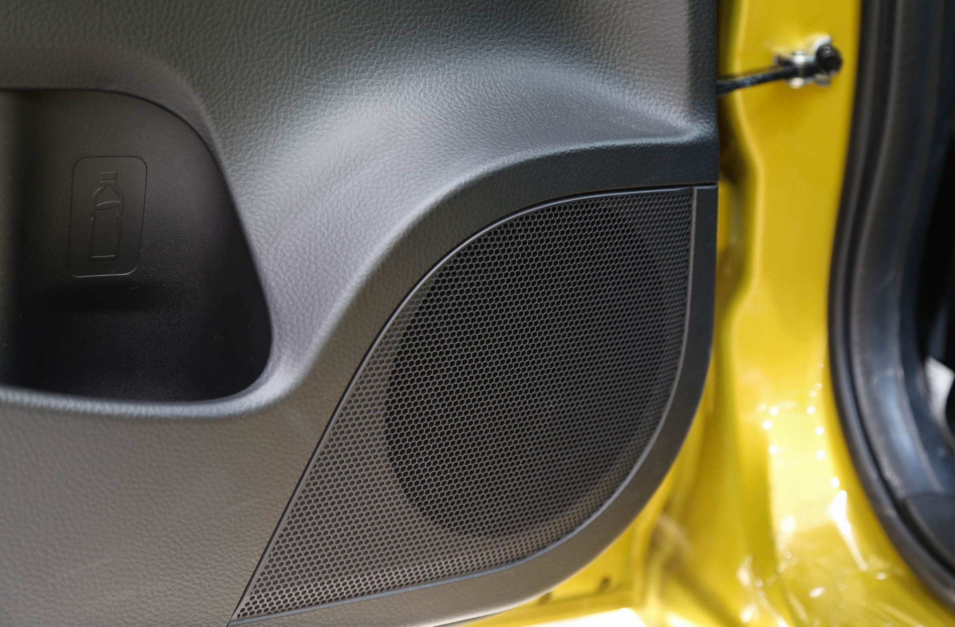 Suzuki Swift RS tai Viet Nam anh 19