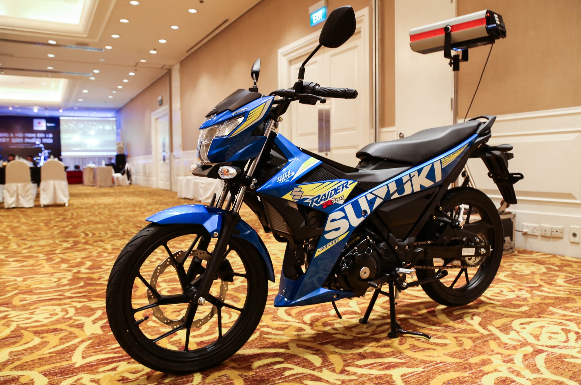 Anh Suzuki Raider 2016: Doi thu Exciter, Winner 150 tai VN hinh anh