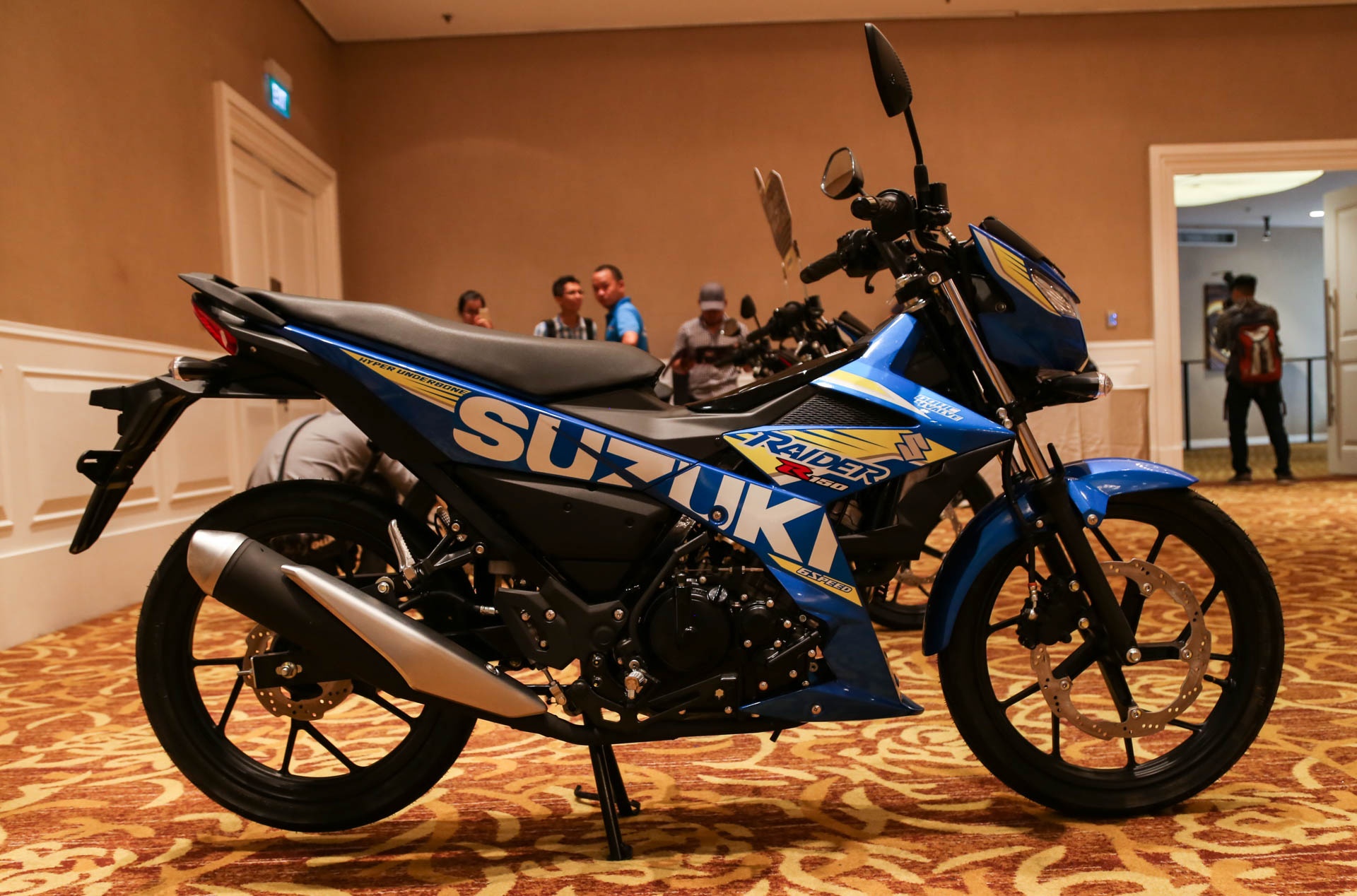 Suzuki Raider 2016 ra mat tai Viet Nam anh 5