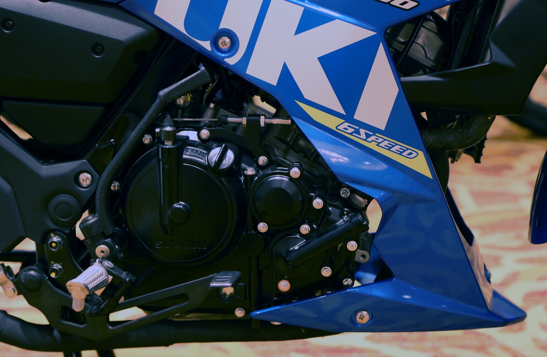 Suzuki Raider 2016 ra mat tai Viet Nam anh 6