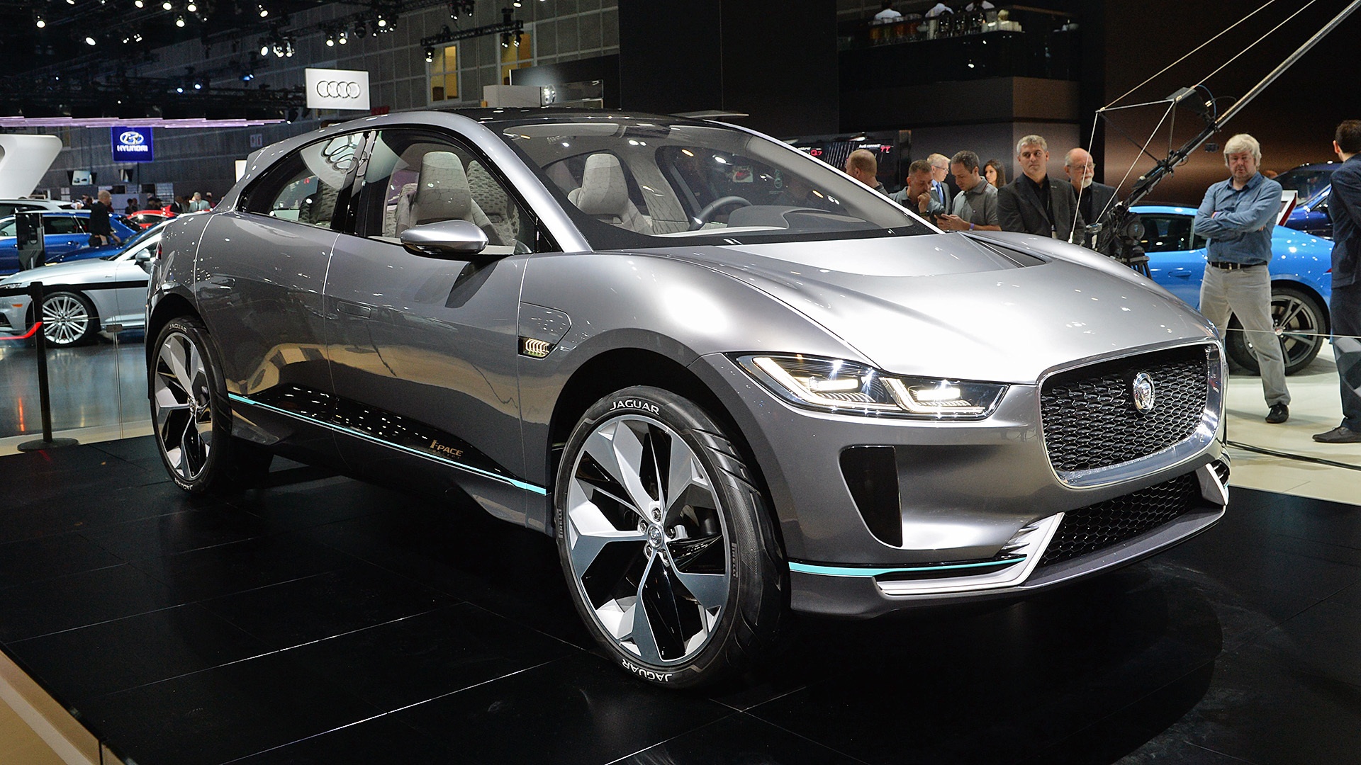 Jaguar I-Pace concept: Tuong lai cua SUV dien hinh anh