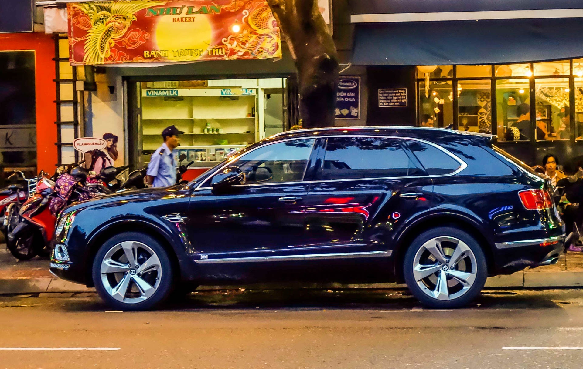 sieu SUV Bentley Bentayga anh 2