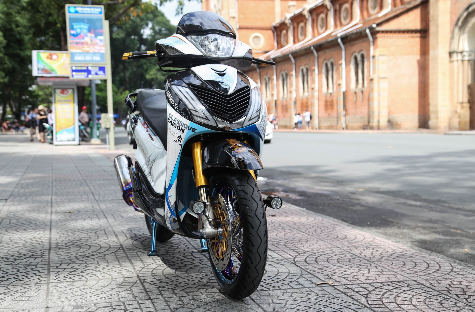 Honda SH do cua biker Sai Gon anh 2