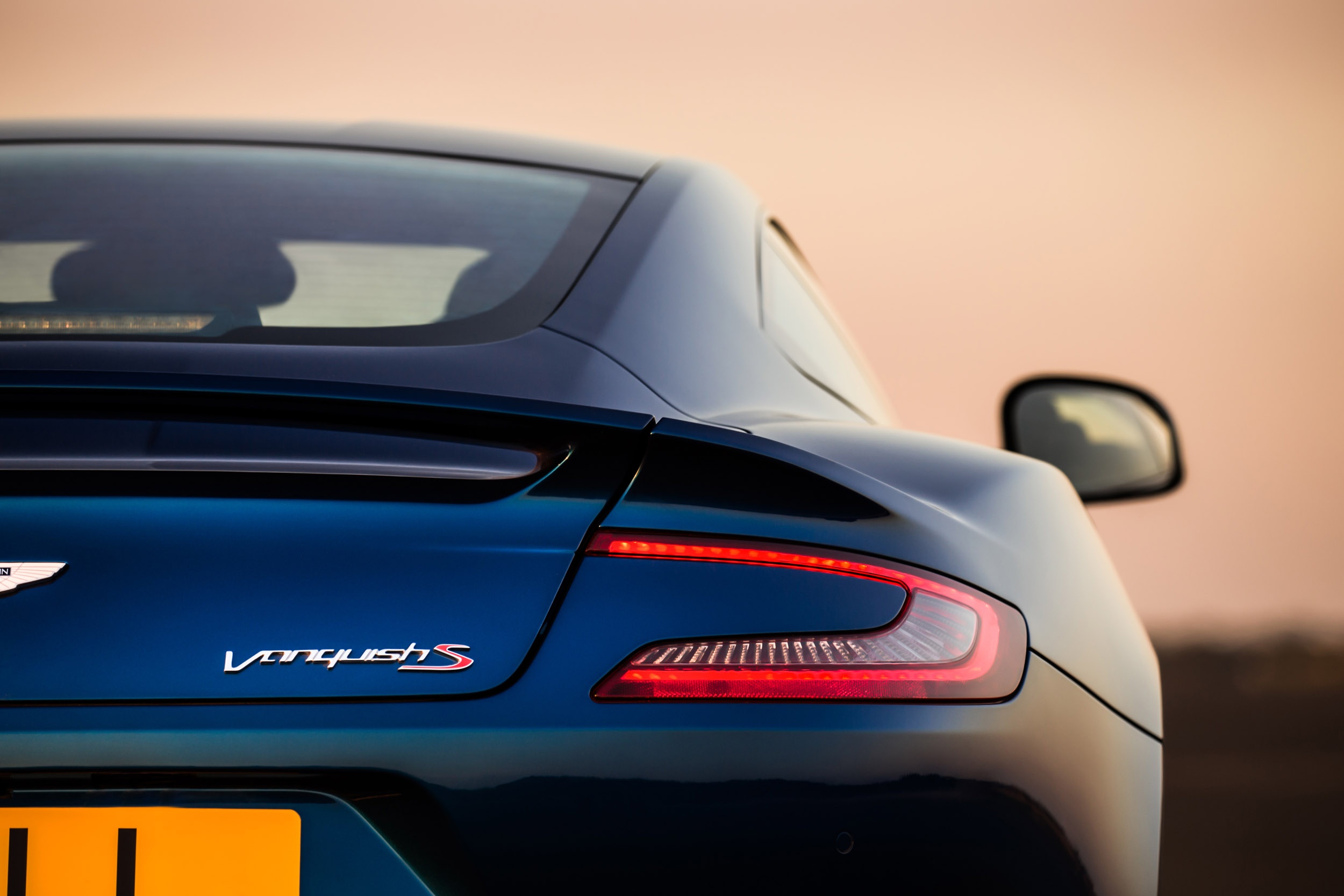 Aston Martin Vanquish S ra mắt ảnh 7 Aston Martin Vanquish S ra mat anh 7