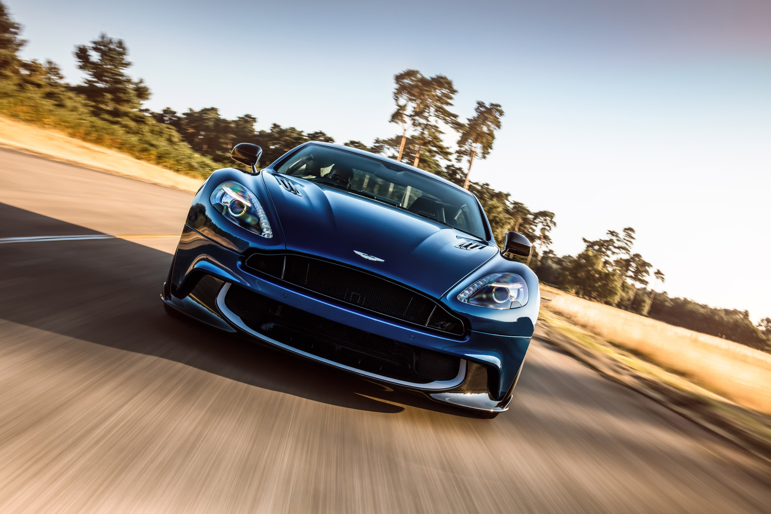Aston Martin Vanquish S ra mắt ảnh 4 Aston Martin Vanquish S ra mat anh 4