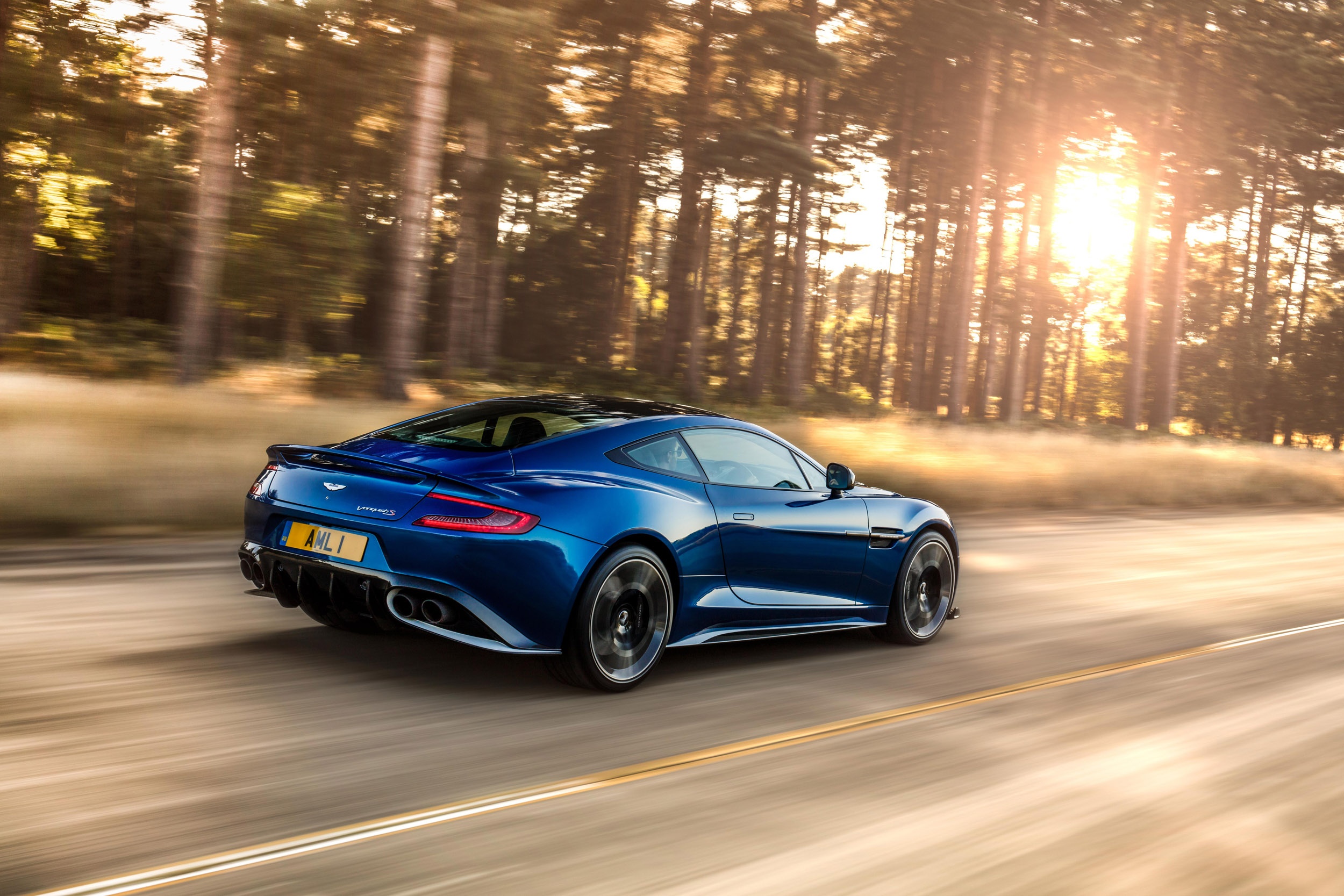 Aston Martin Vanquish S ra mắt ảnh 3 Aston Martin Vanquish S ra mat anh 3