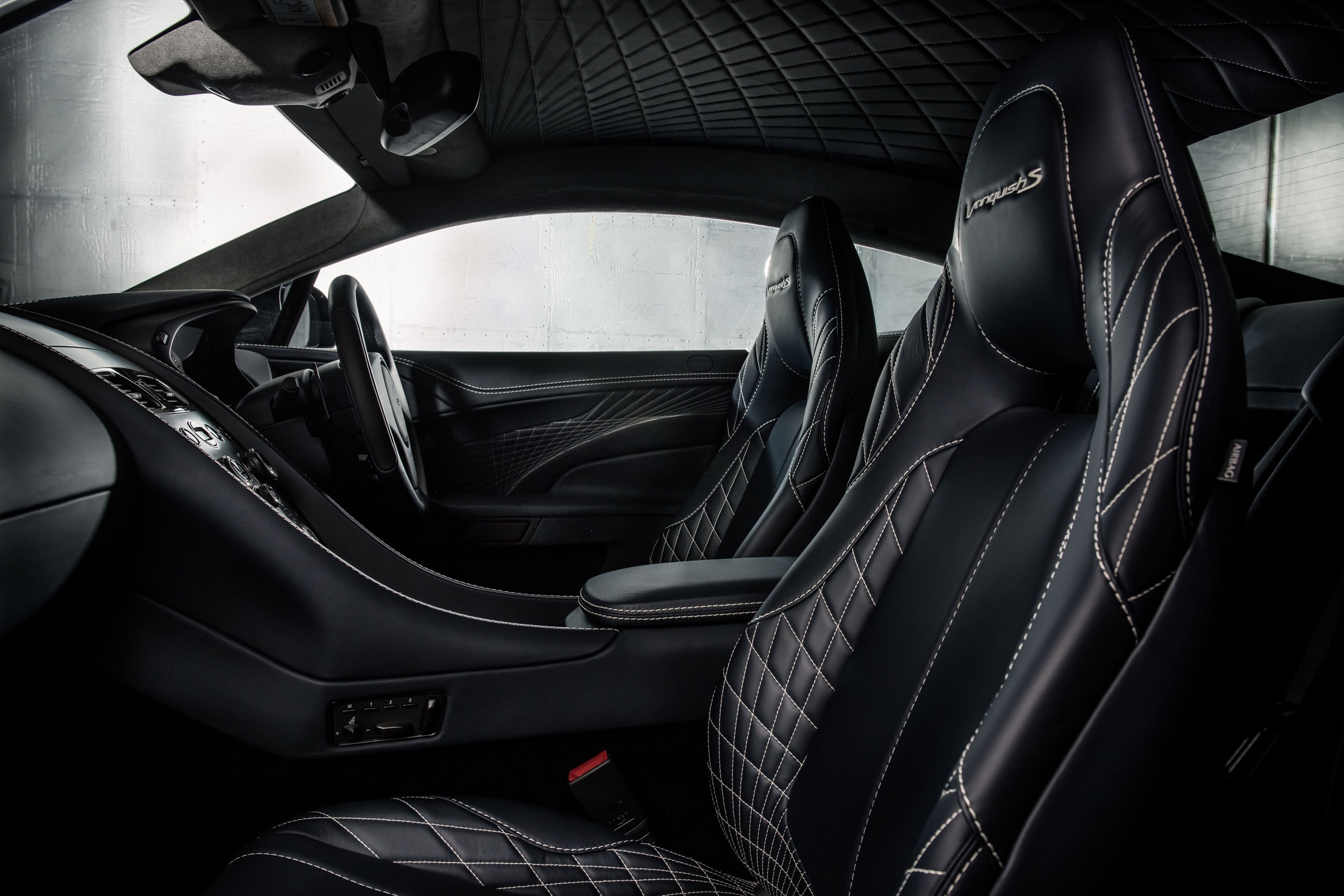 Aston Martin Vanquish S ra mắt ảnh 8 Aston Martin Vanquish S ra mat anh 8