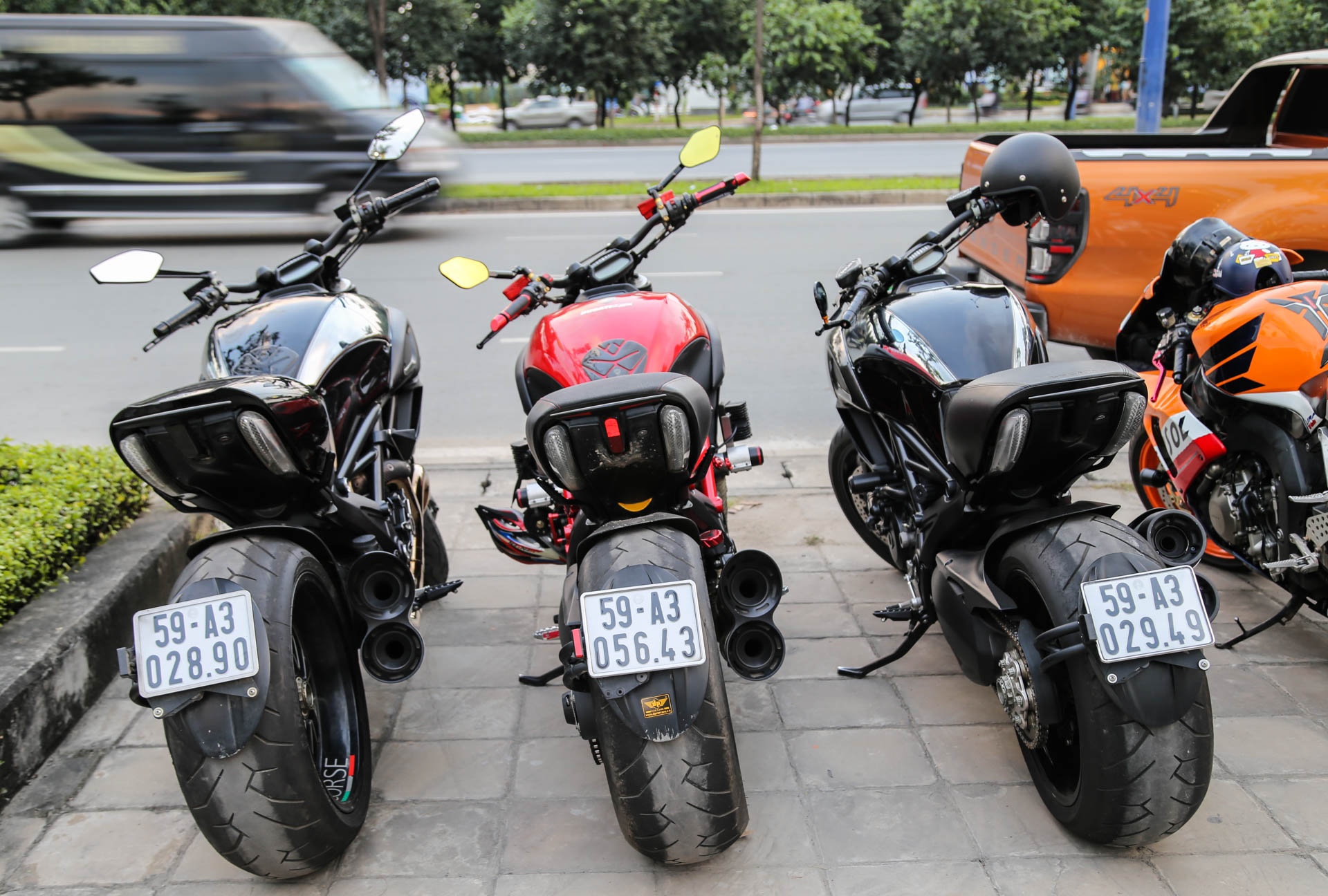 sieu xe va moto tap trung o Sai Gon anh 8