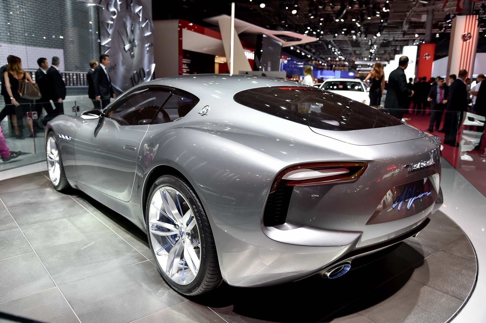 Maserati Alfieri chay dien canh tranh tesla anh 3