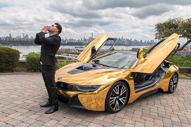 BMW i8 bi dap vo kinh anh 1