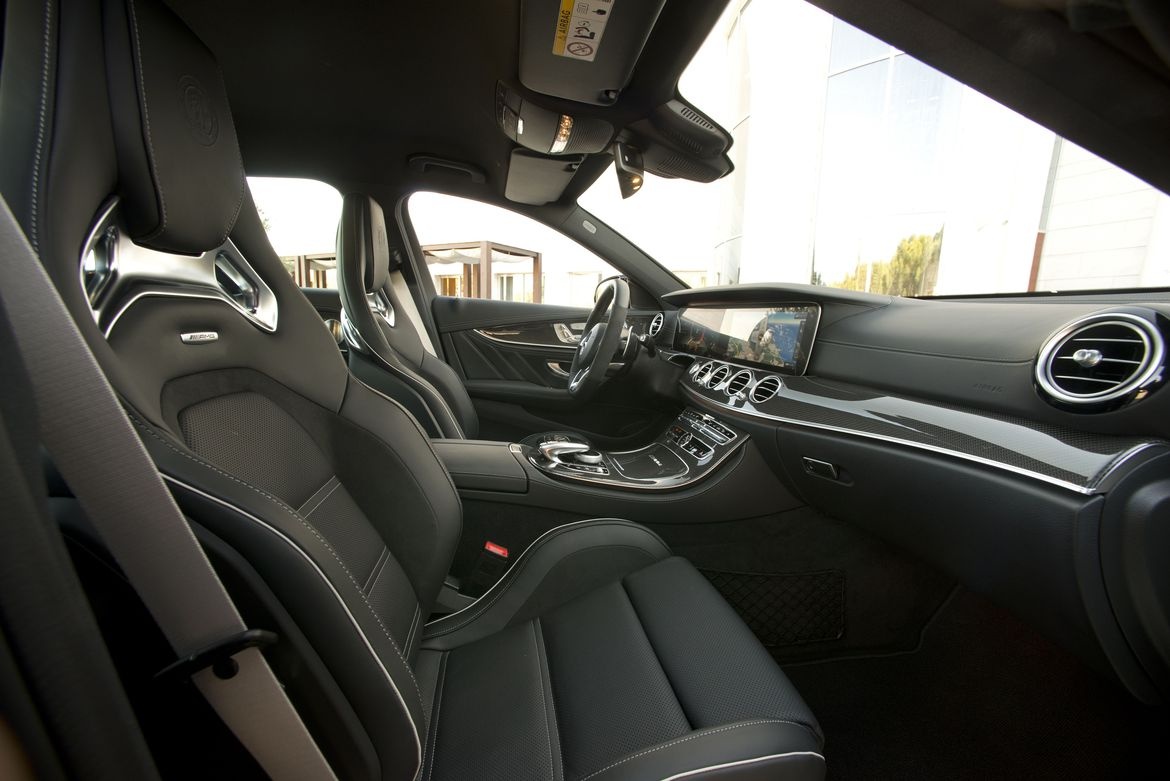 Đánh giá Mercedes E63 AMG ảnh 3 Danh gia Mercedes E63 AMG anh 3