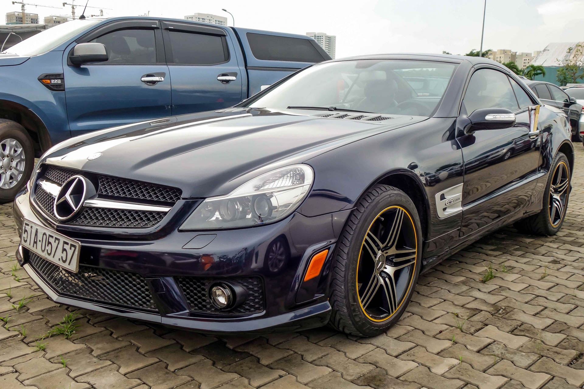 Mercedes SL63 AMG cua dai gia Sai Gon anh 2