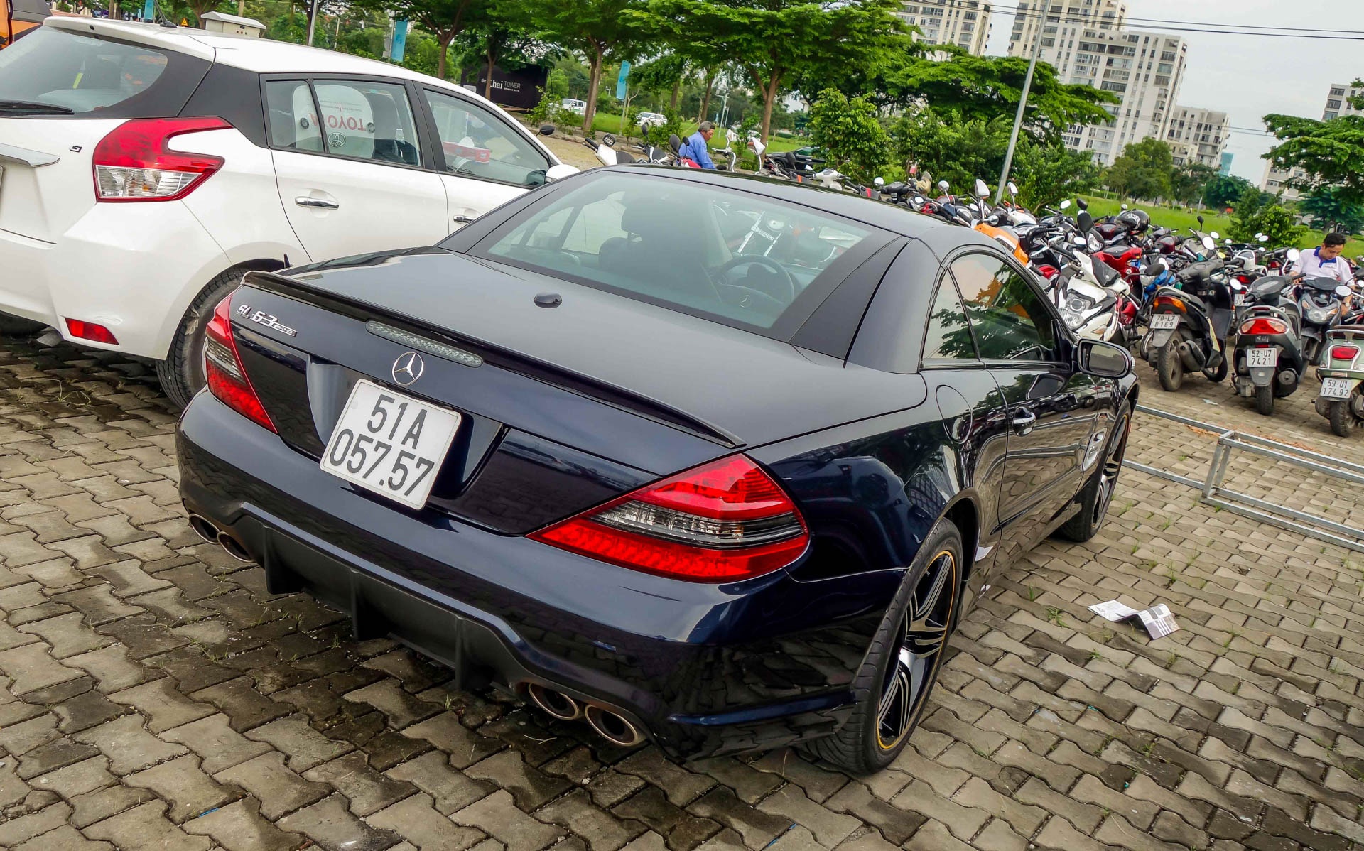 Mercedes SL63 AMG cua dai gia Sai Gon anh 8