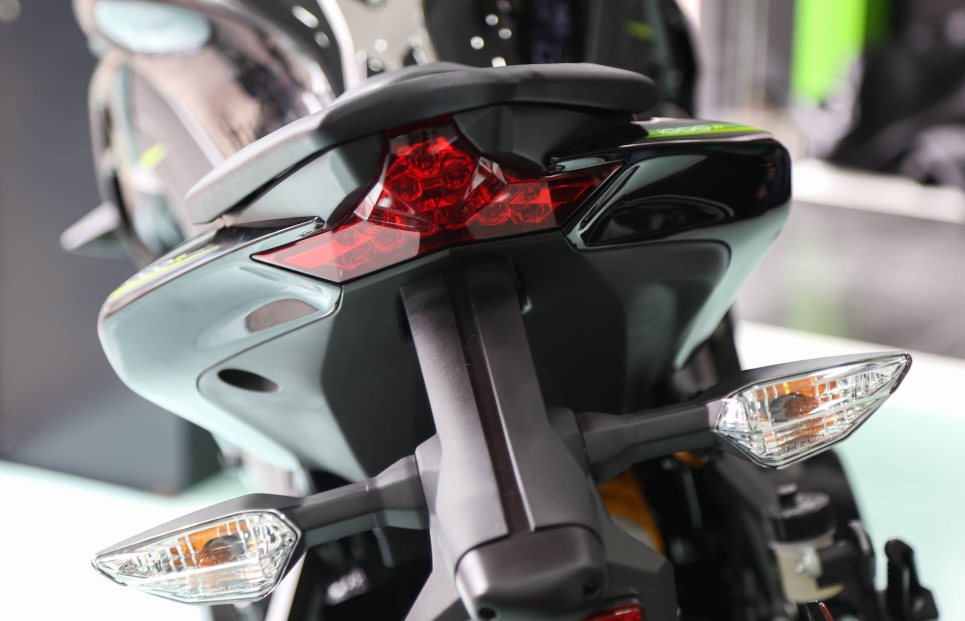 Kawasaki Z1000 2017 anh 9