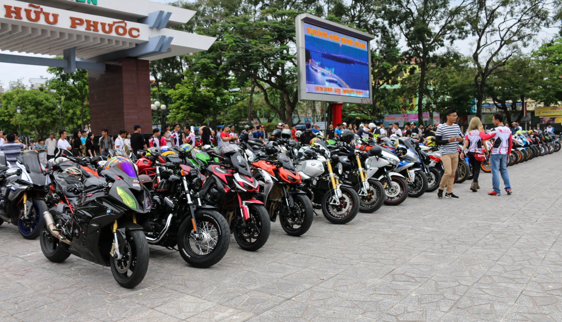 200 moto phan khoi lon tu hop o Can Tho anh 1