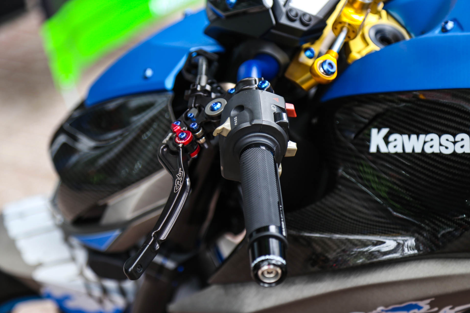 Kawasaki Z1000 do don Tet anh 10