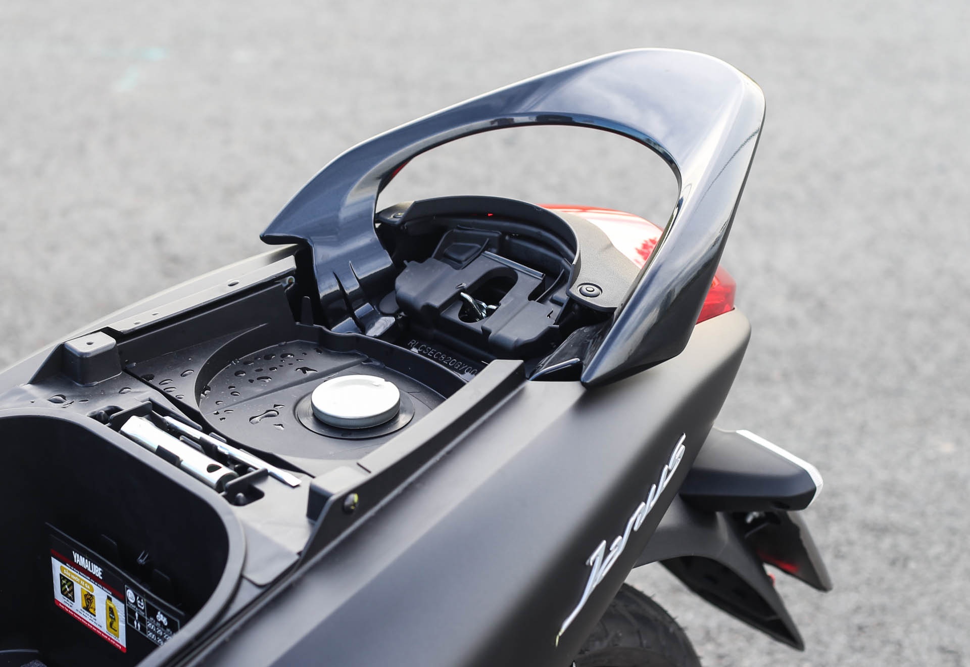 Gia Yamaha Janus Premium anh 11