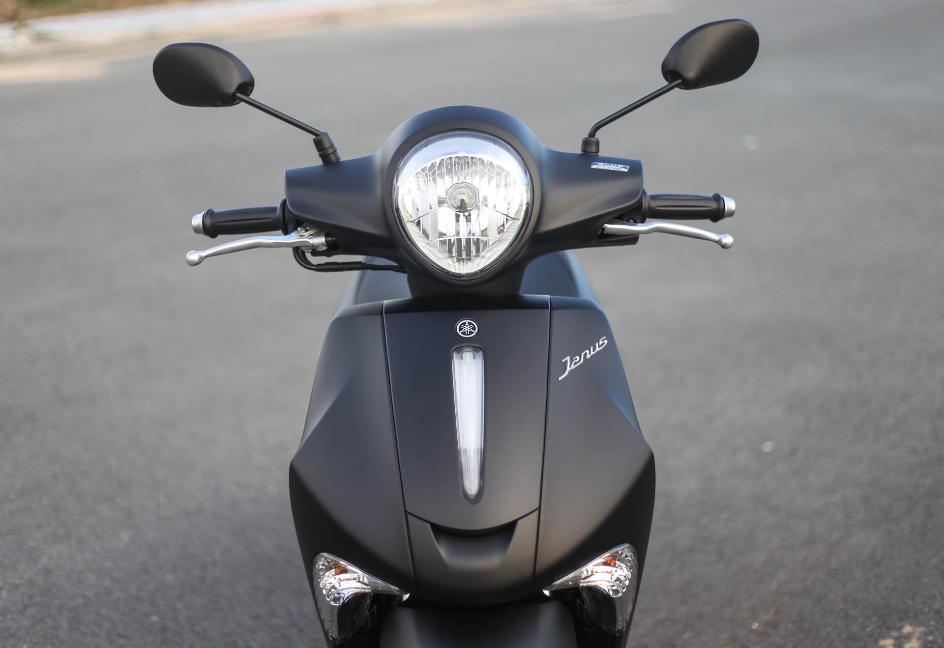 Gia Yamaha Janus Premium anh 13