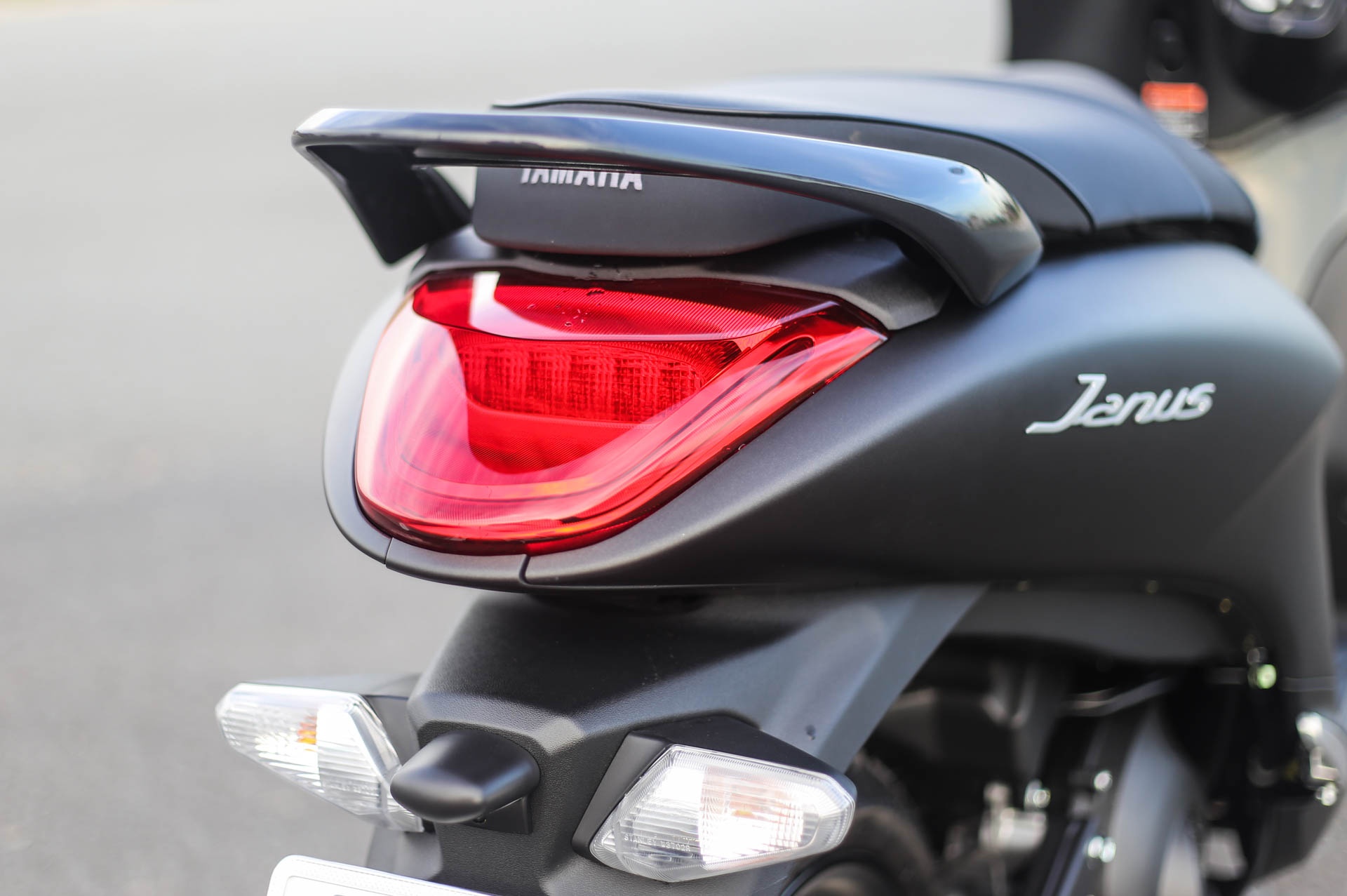 Gia Yamaha Janus Premium anh 15