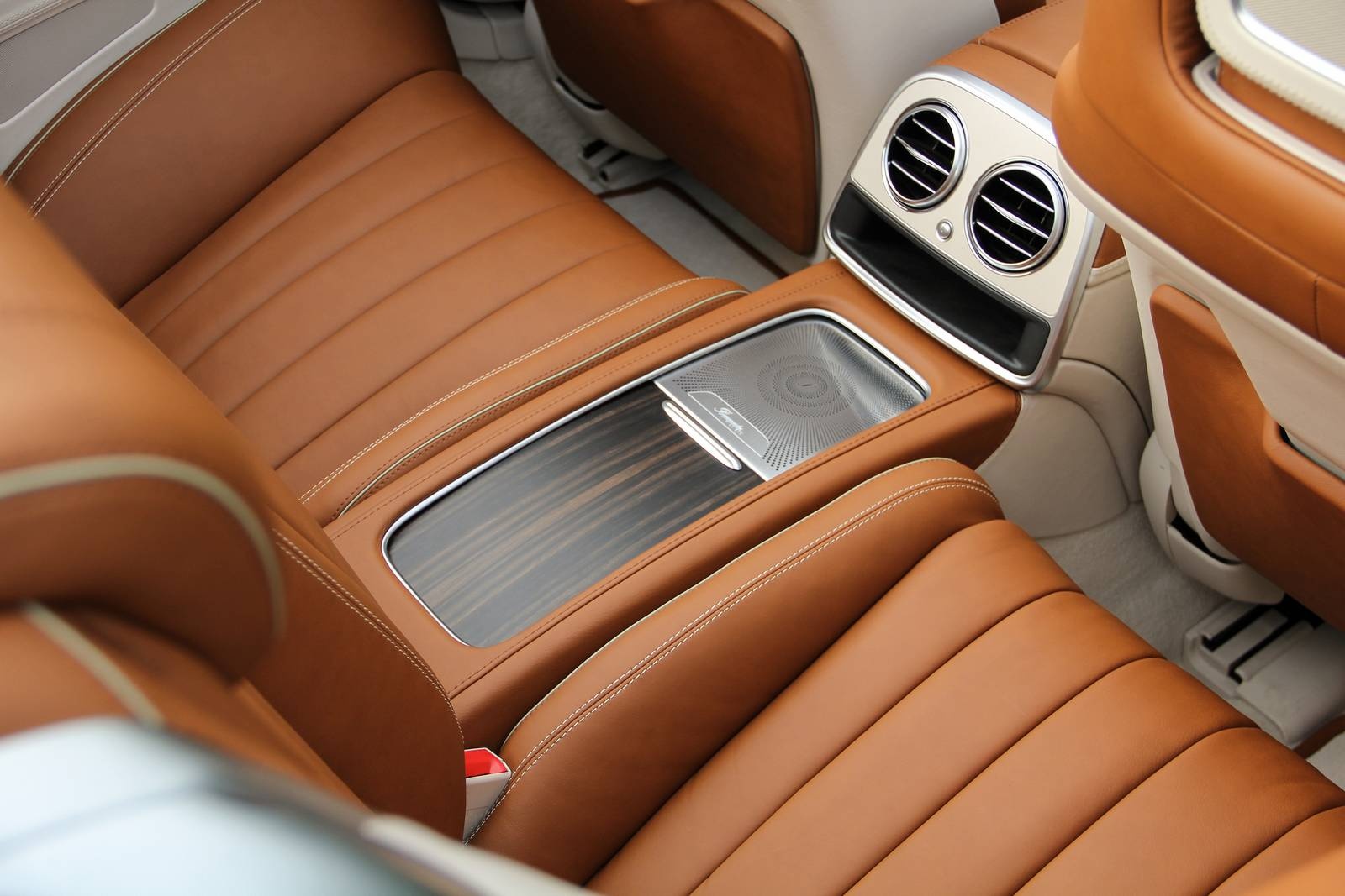 Mercedes S-Class mui tran Carlsson anh 5