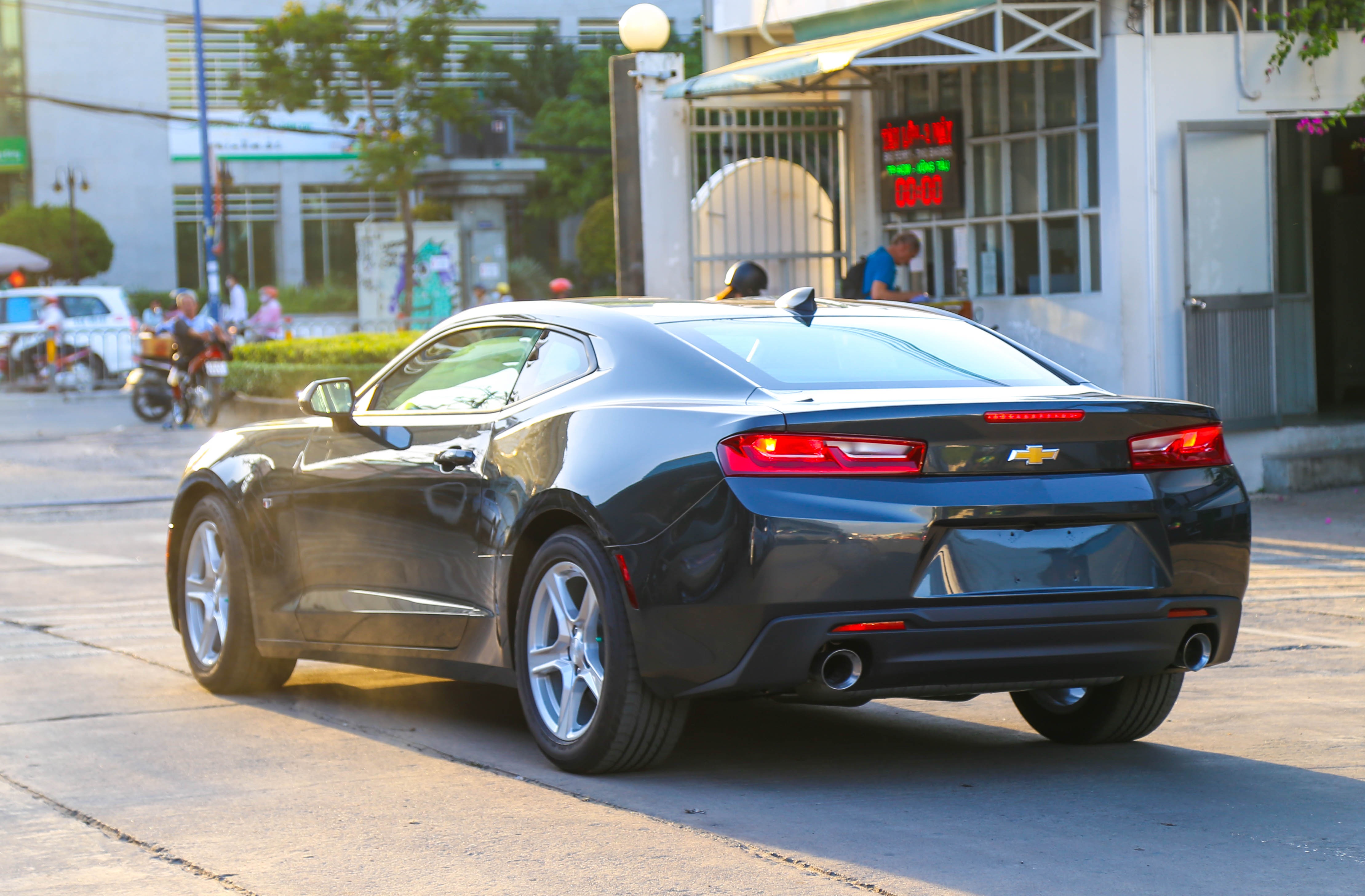Chevrolet Camaro 2017 ve Viet Nam anh 4