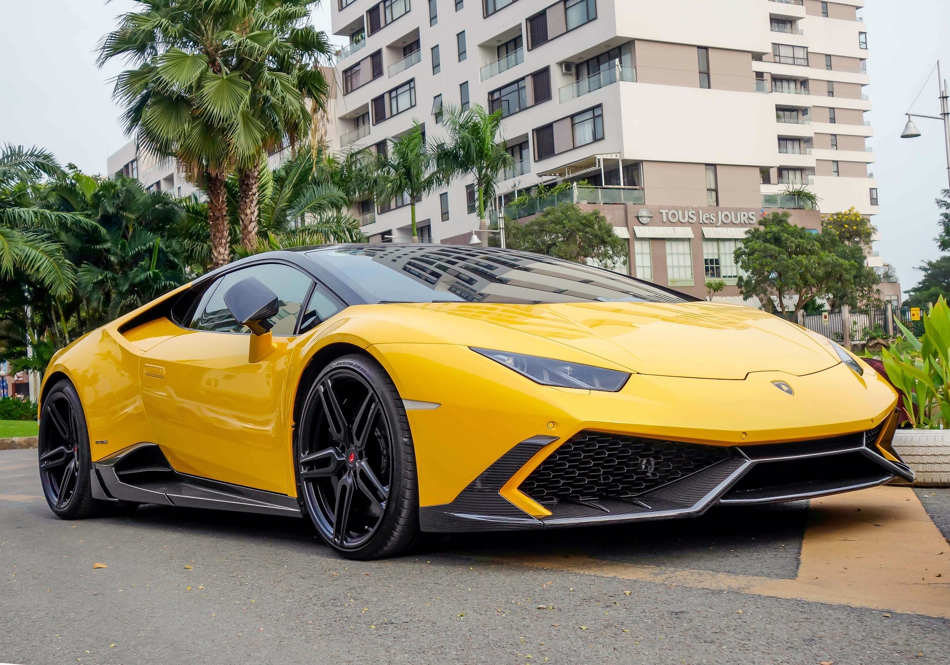 Huracan do manh tay nhat Viet Nam cua Cuong Do La hinh anh