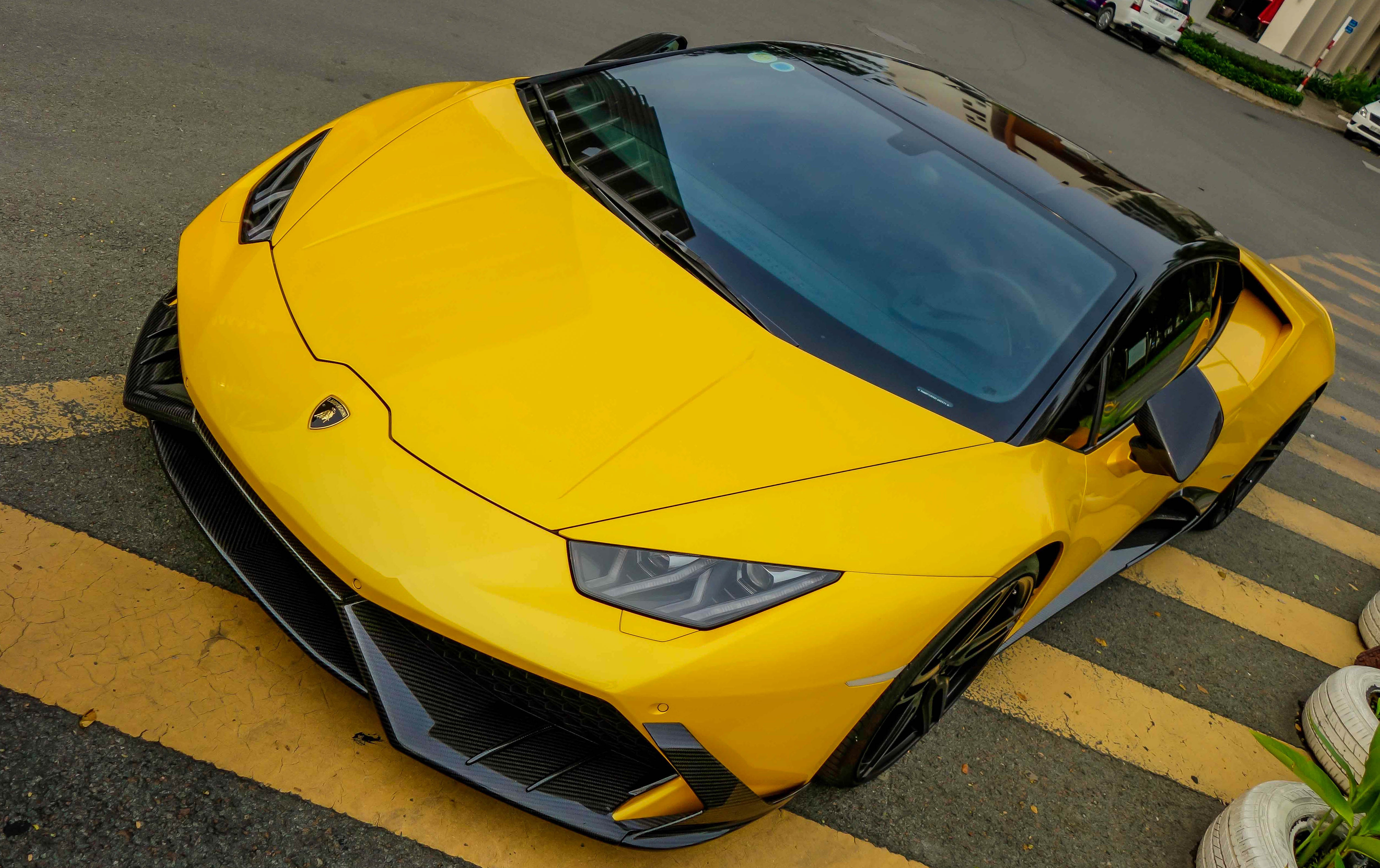 Huracan do cua Cuong Do La anh 2